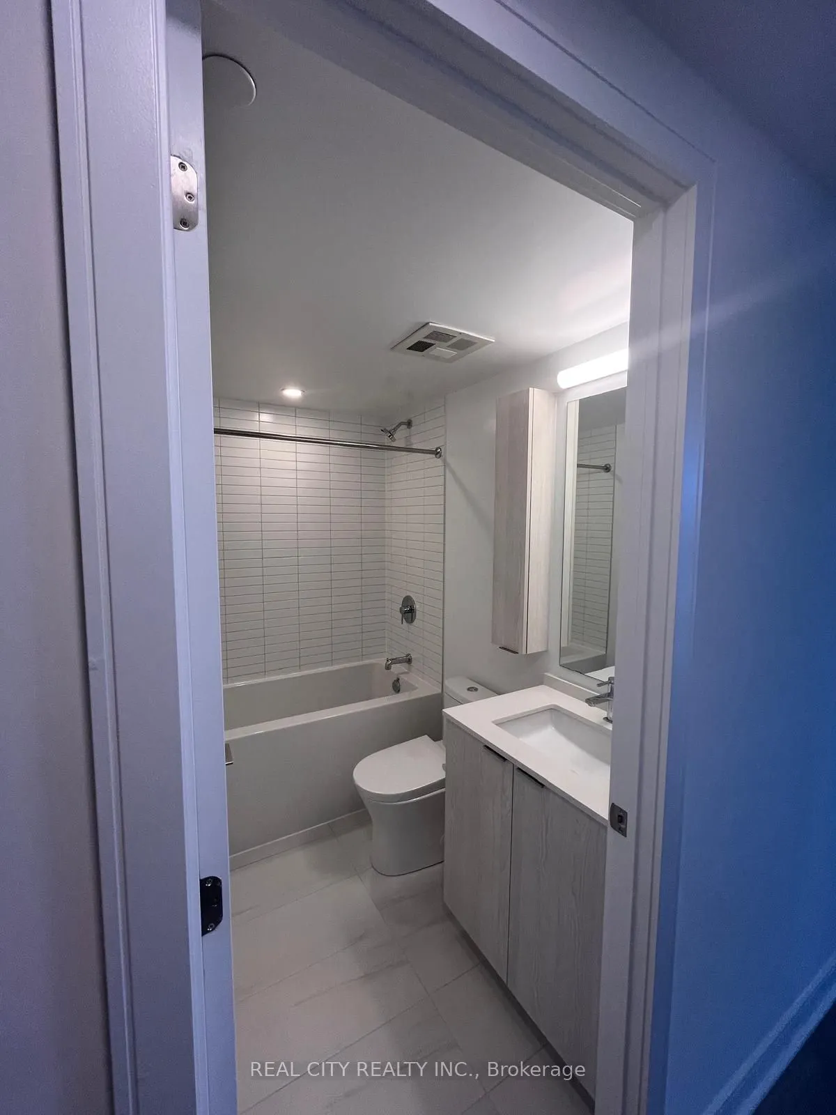 86 Dundas Street, #1005