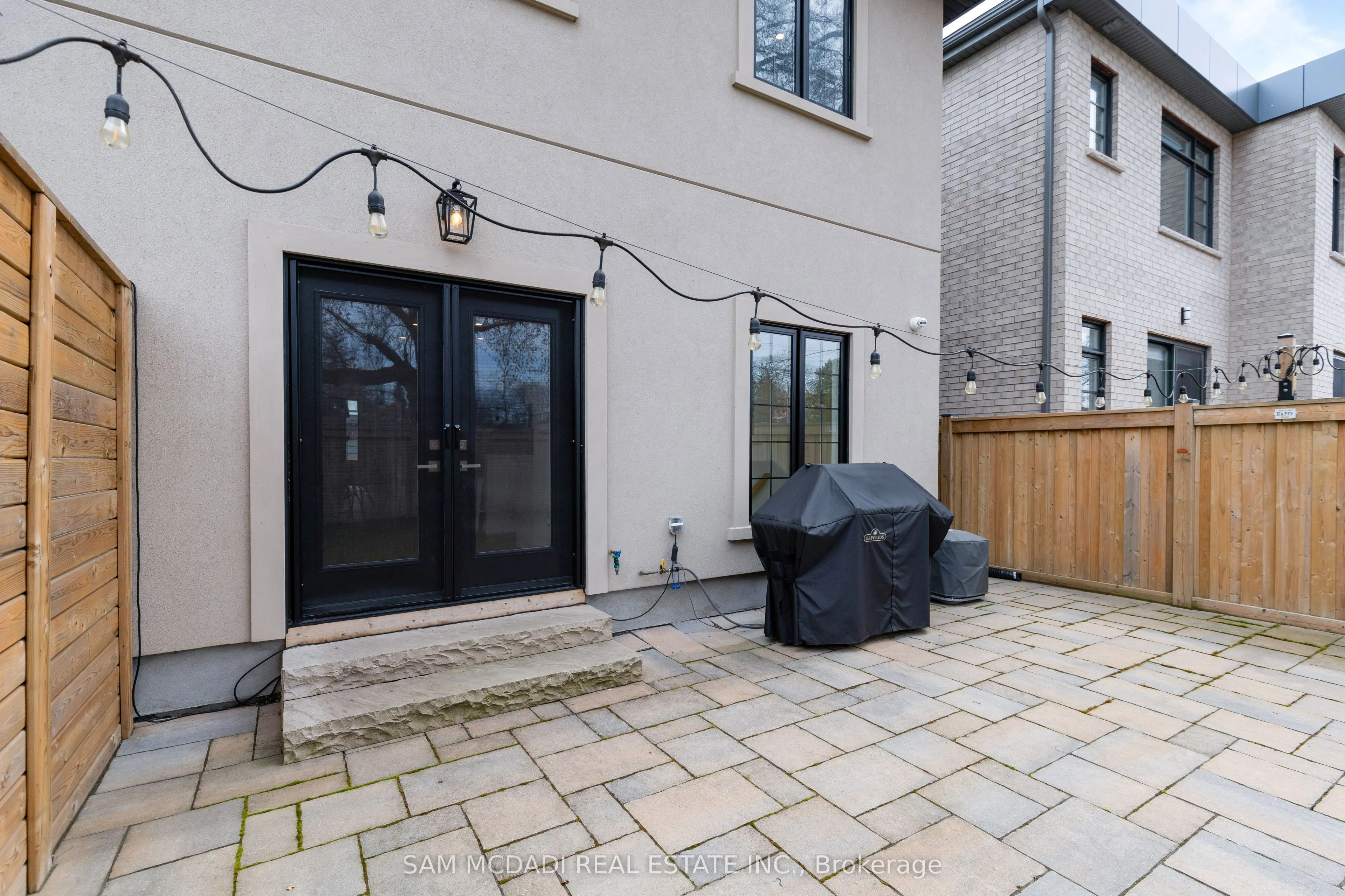 4 Iroquois Avenue