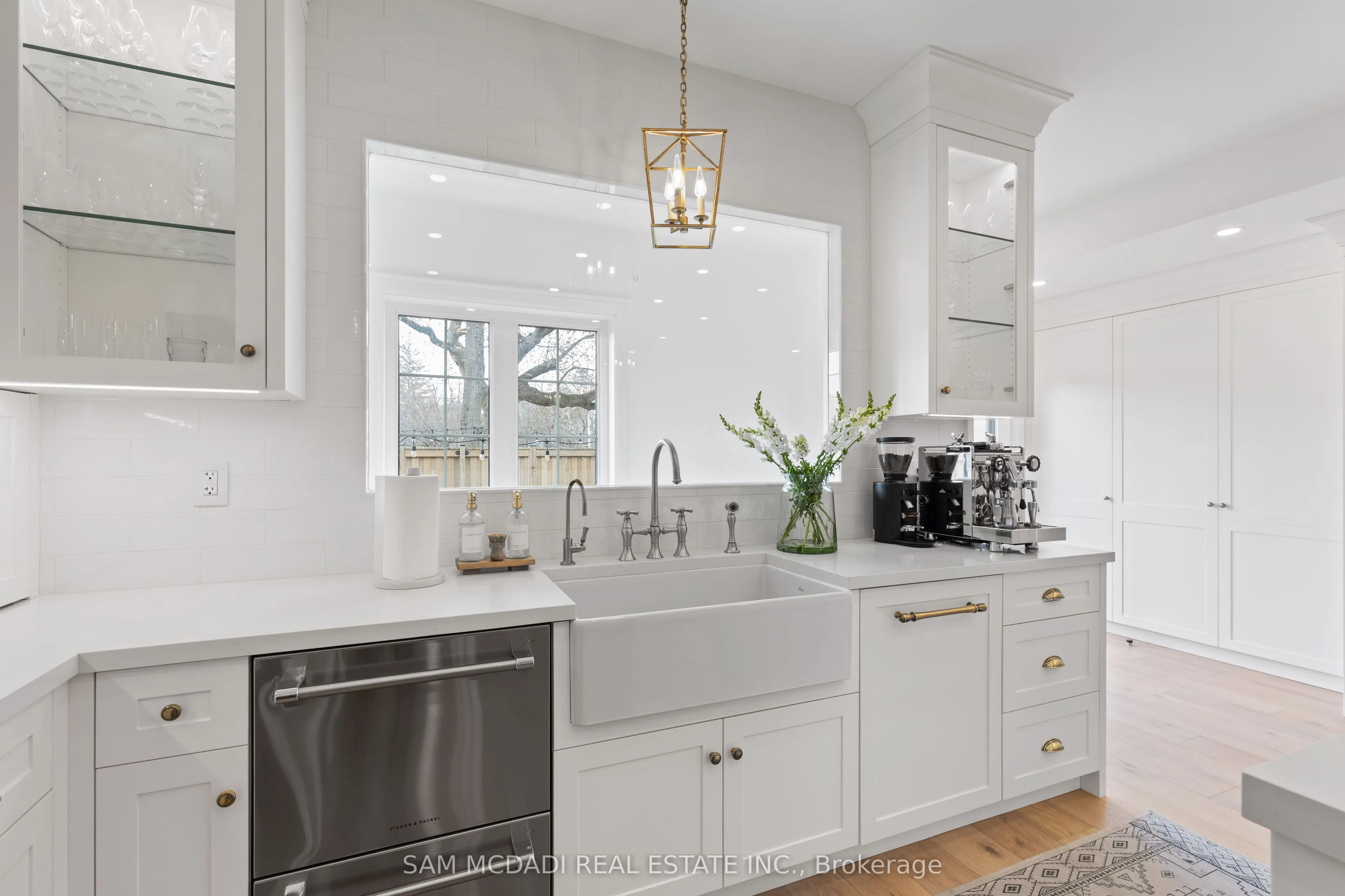 4 Iroquois Avenue