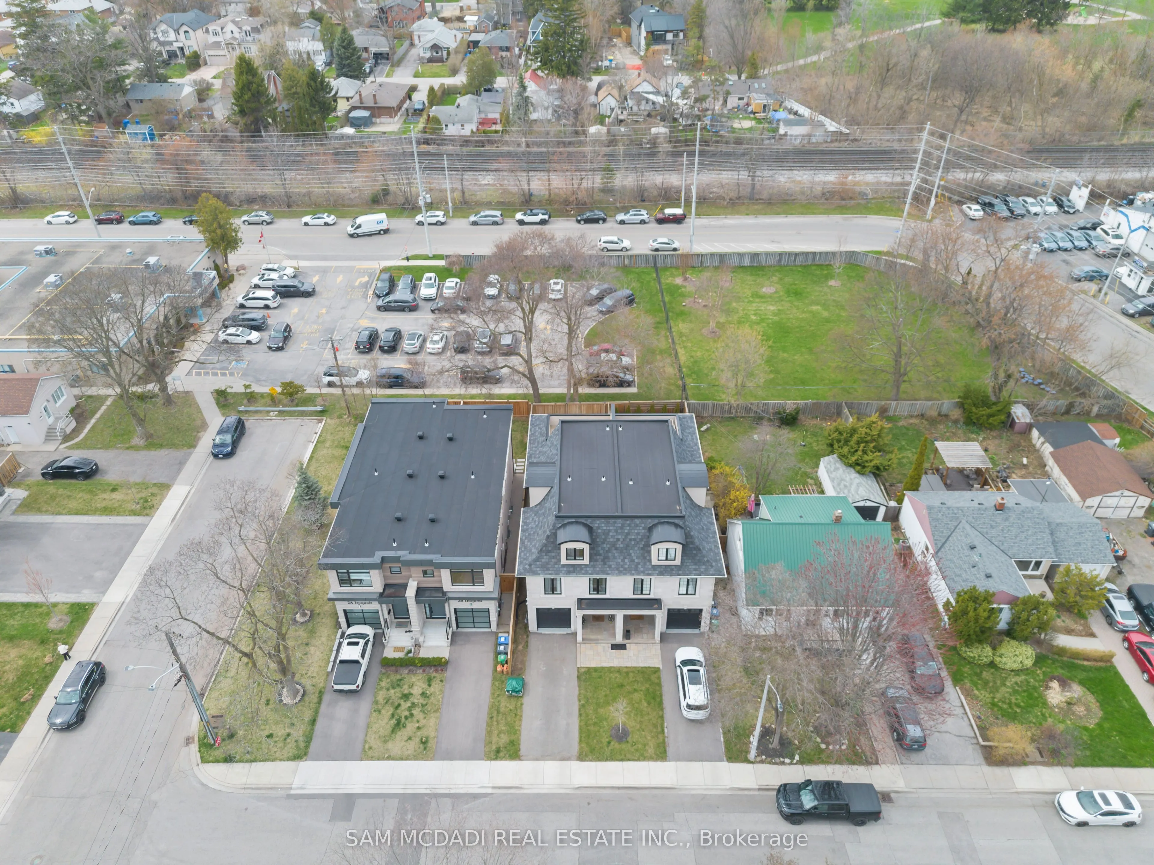 4 Iroquois Avenue
