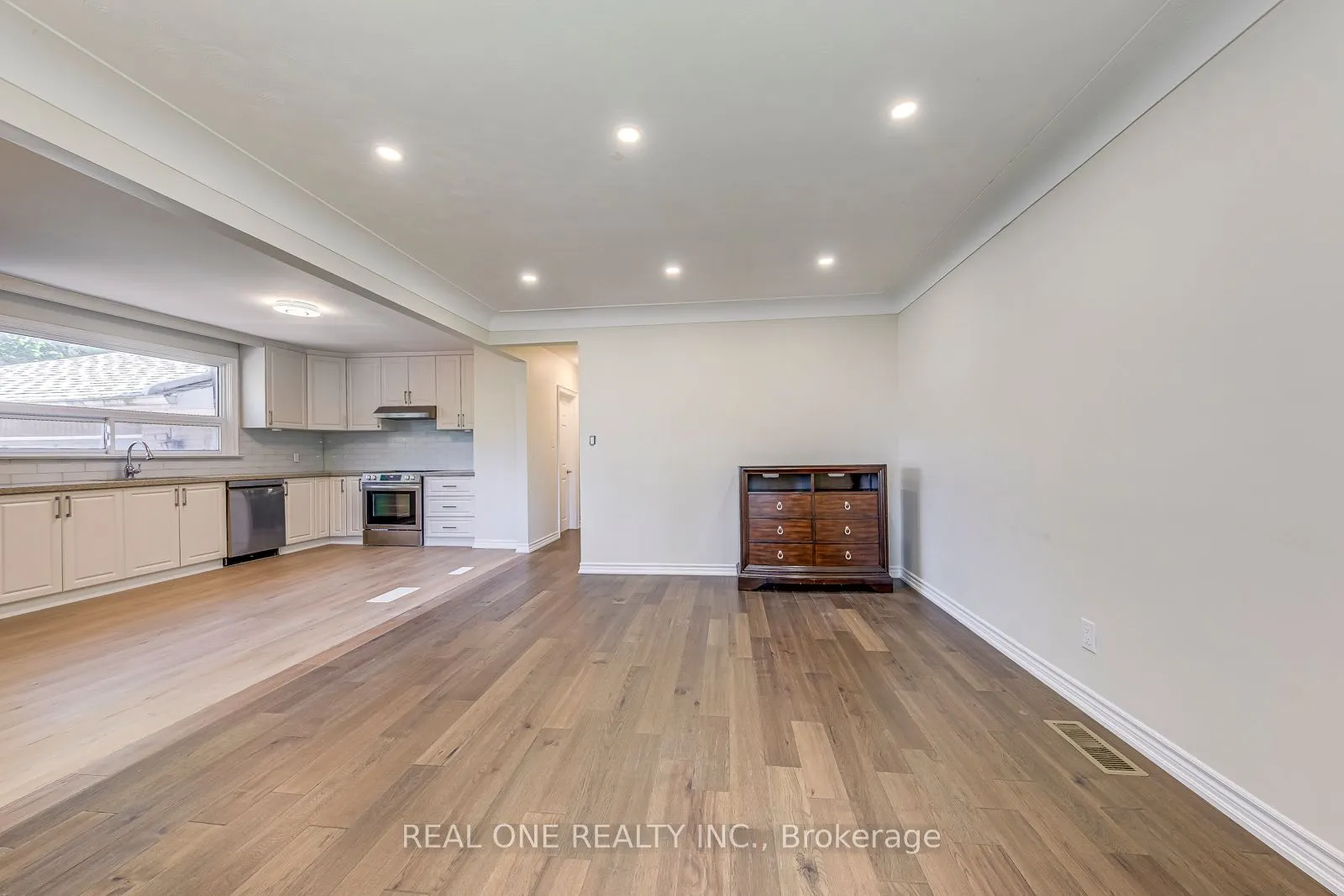173 Hampton Heath Road, #Main