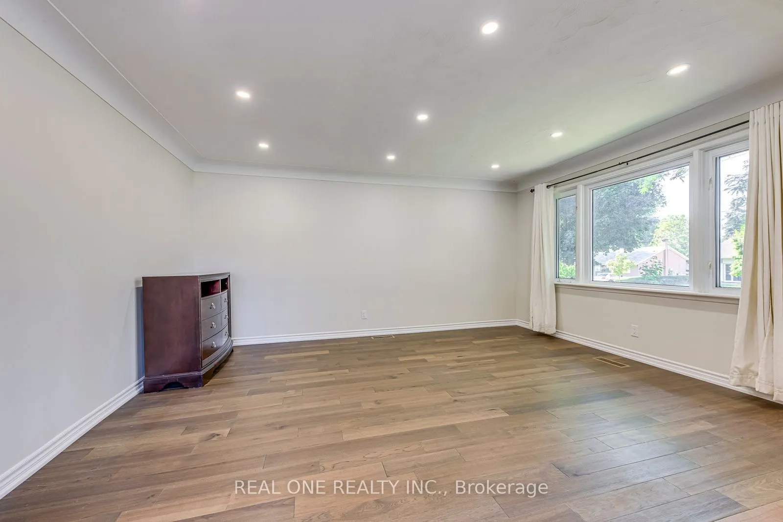 173 Hampton Heath Road, #Main