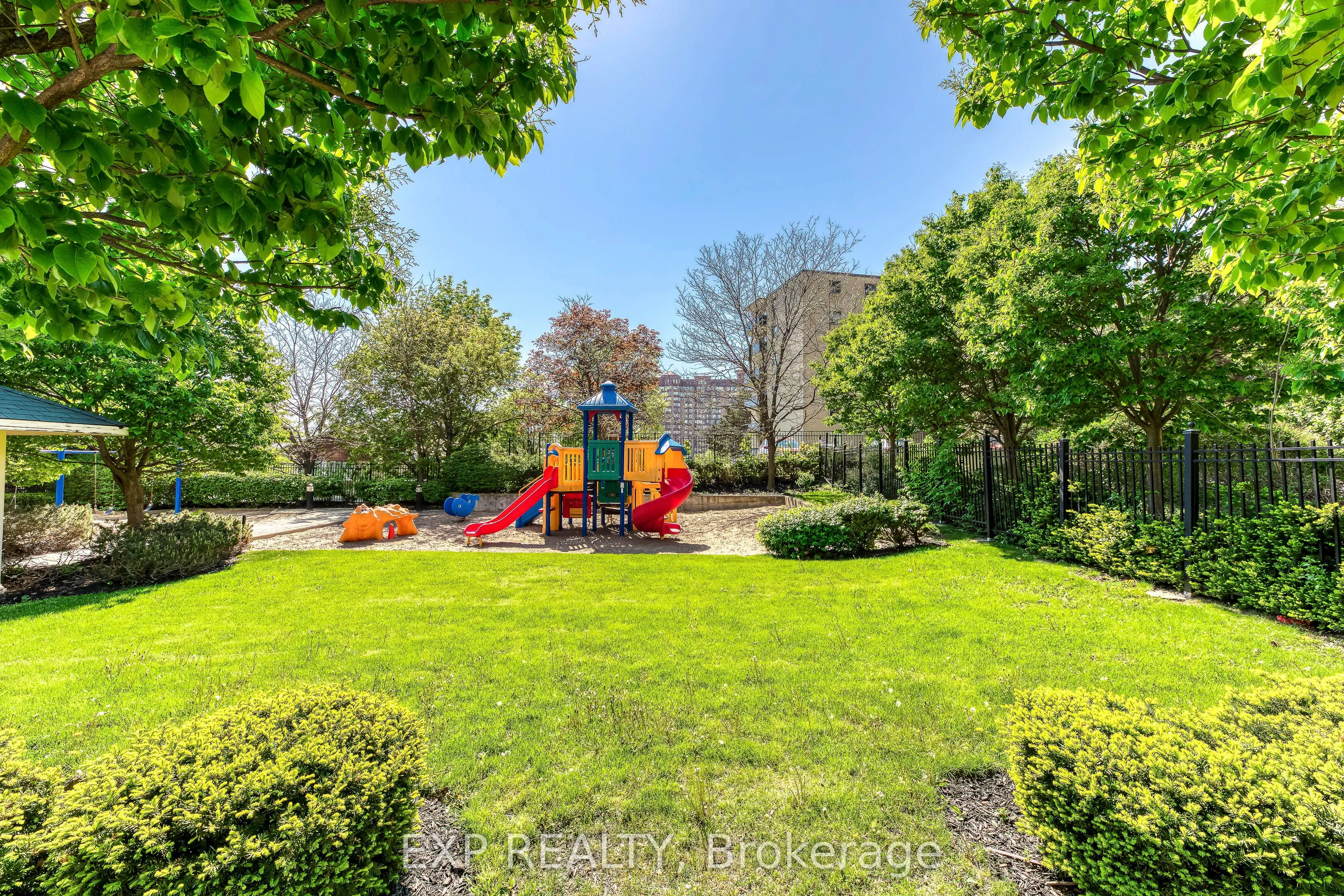 3504 Hurontario Street, #2303
