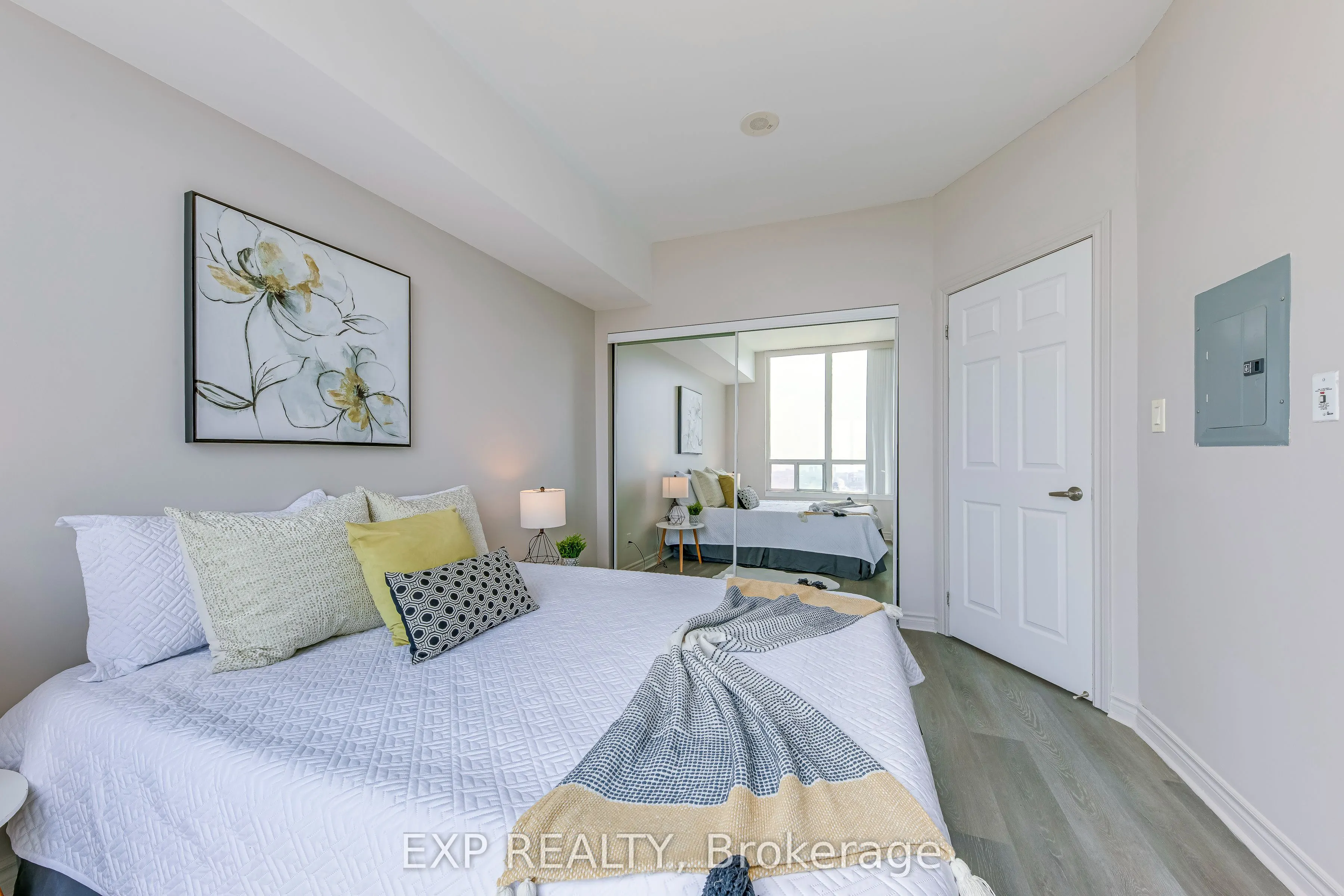 3504 Hurontario Street, #2303
