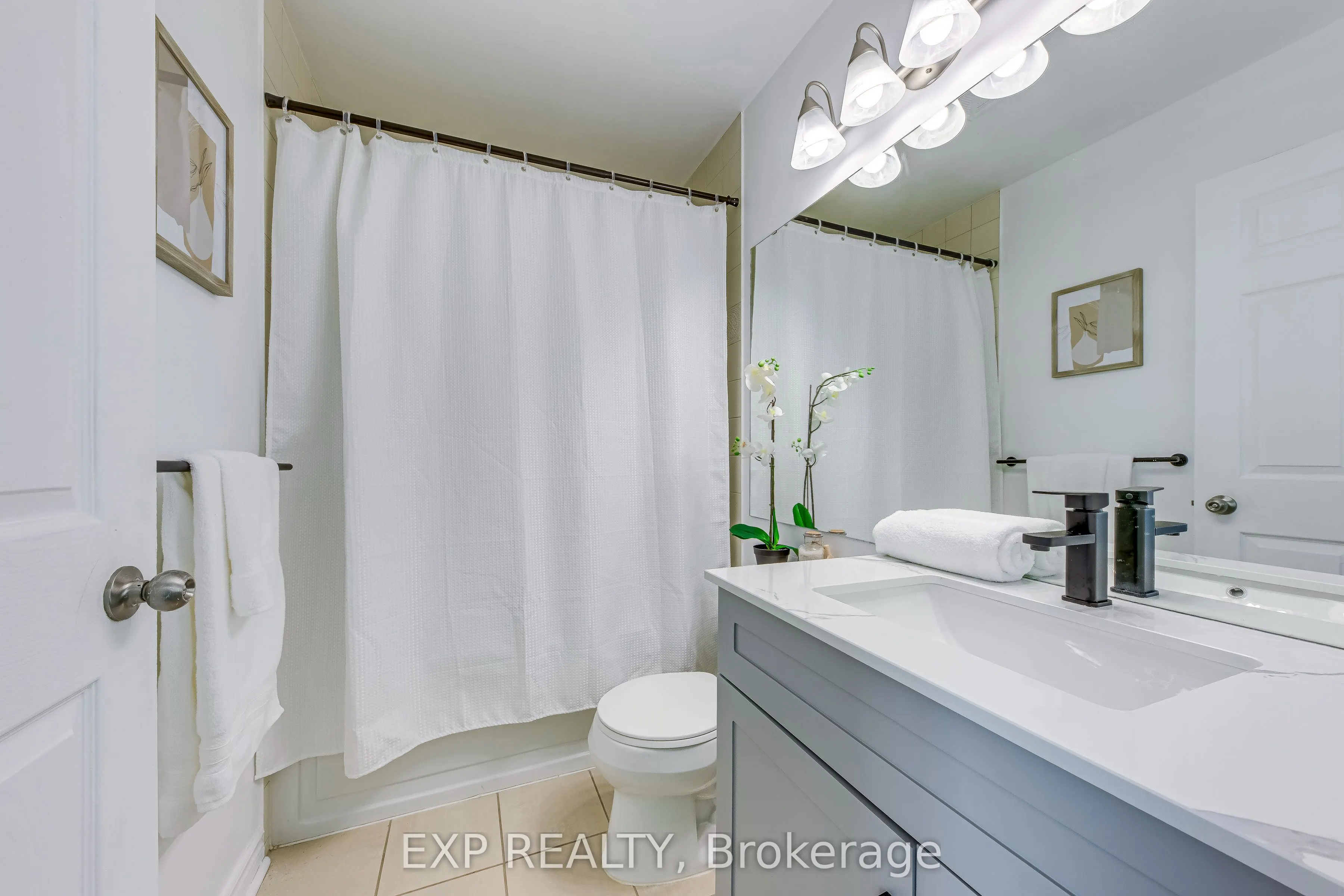 3504 Hurontario Street, #2303