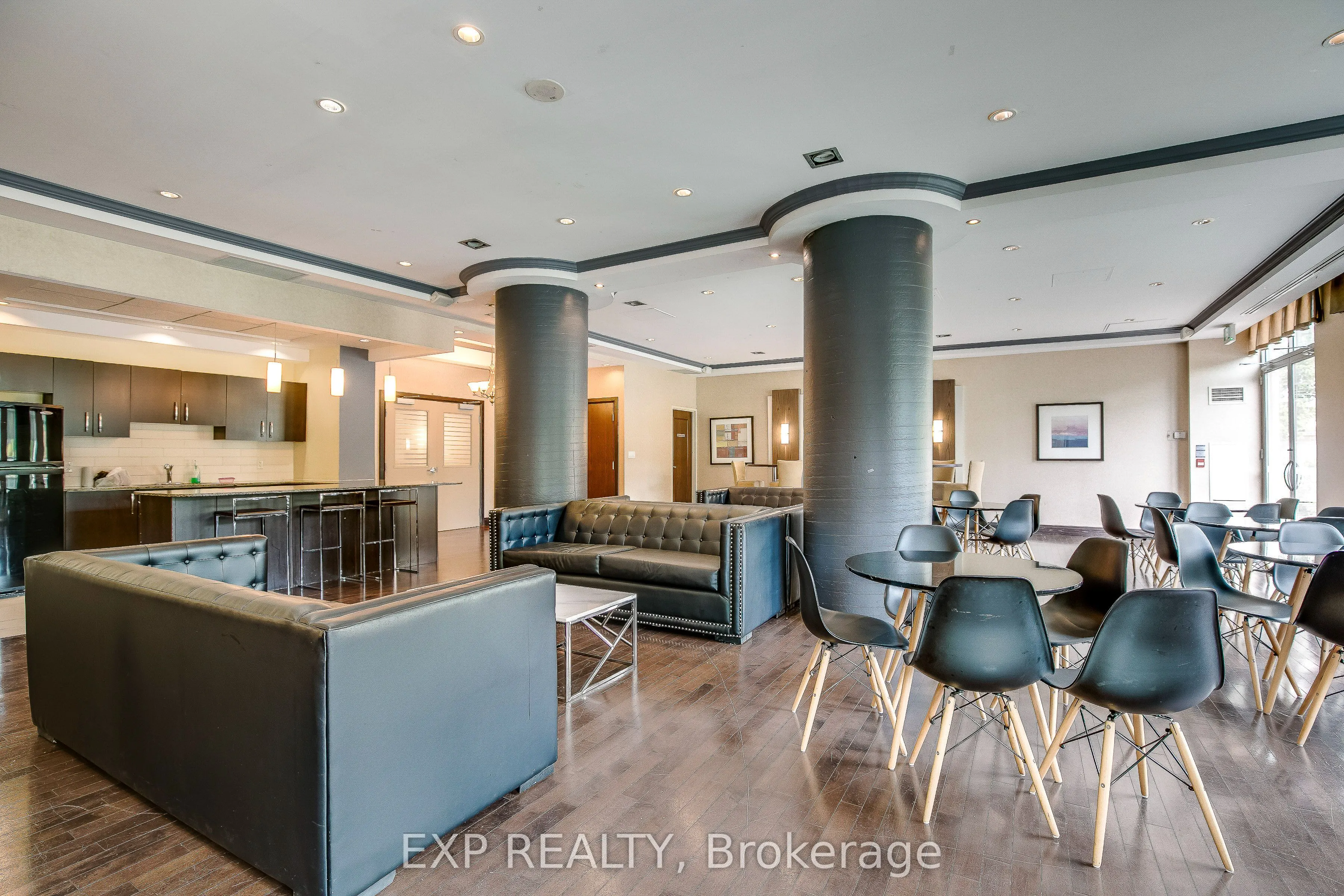 3504 Hurontario Street, #2303