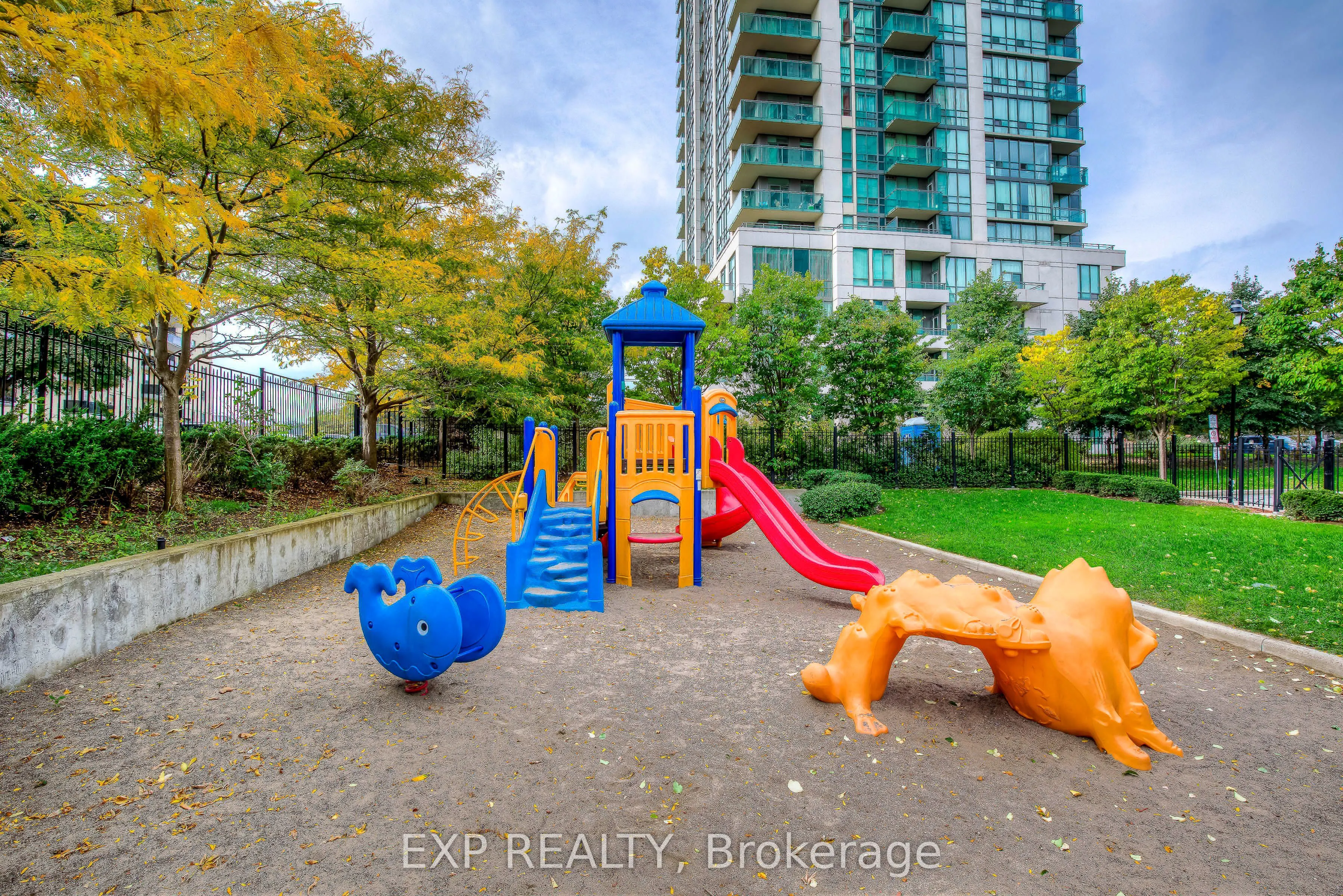 3504 Hurontario Street, #2303