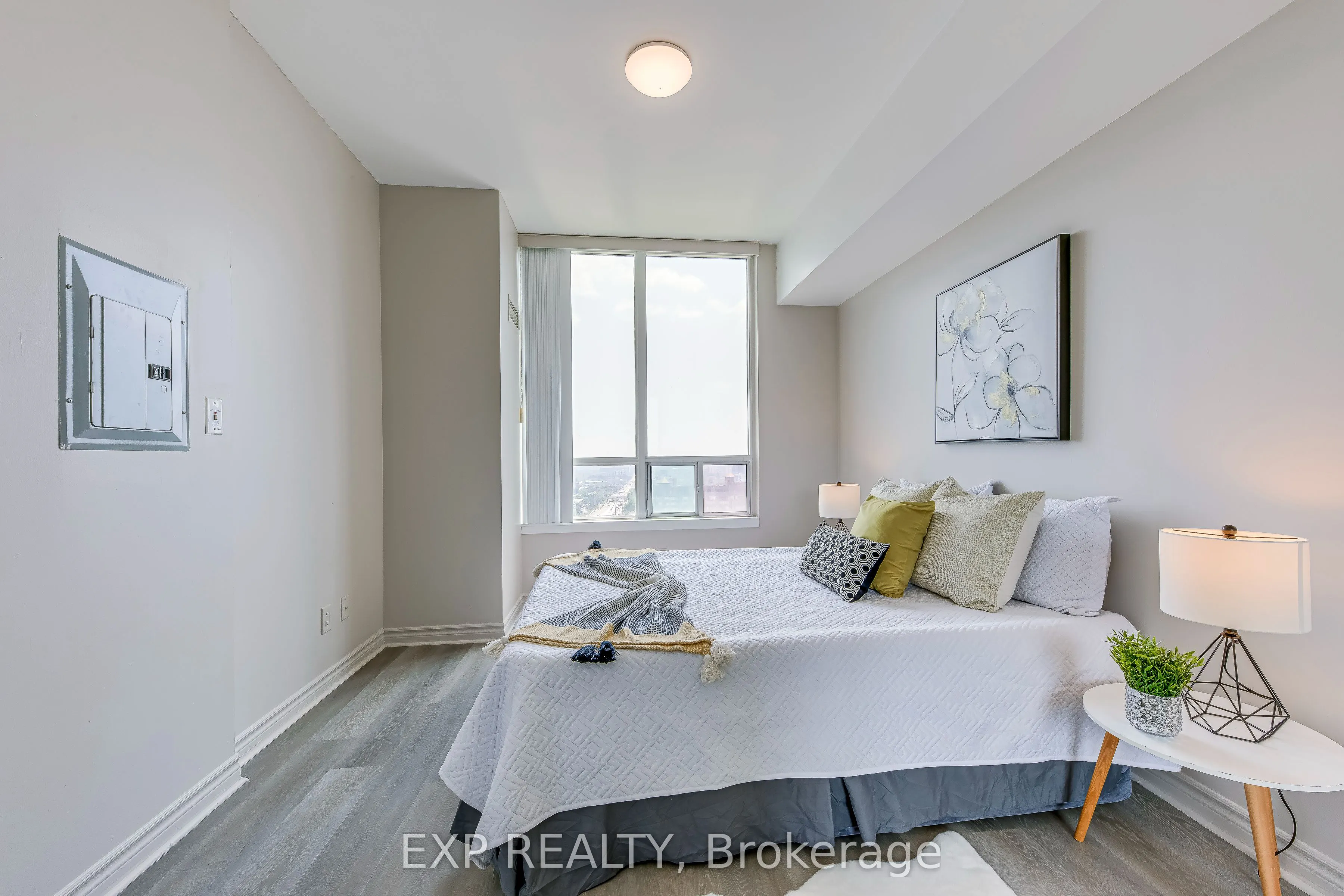 3504 Hurontario Street, #2303