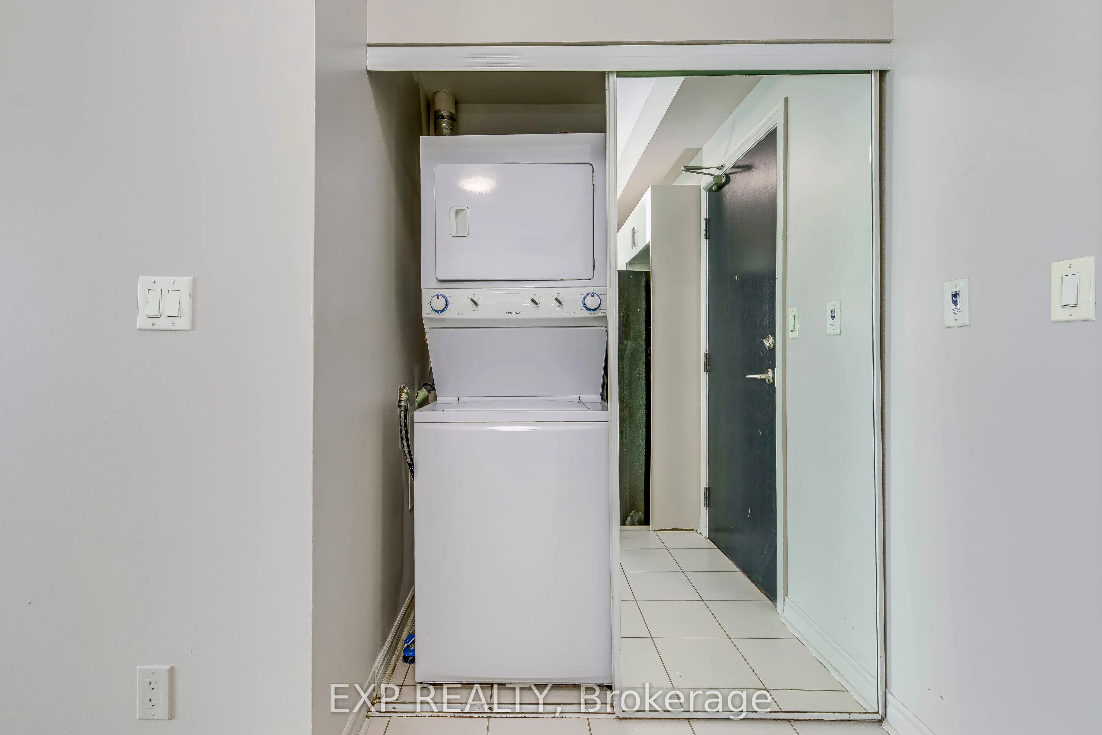 3504 Hurontario Street, #2303
