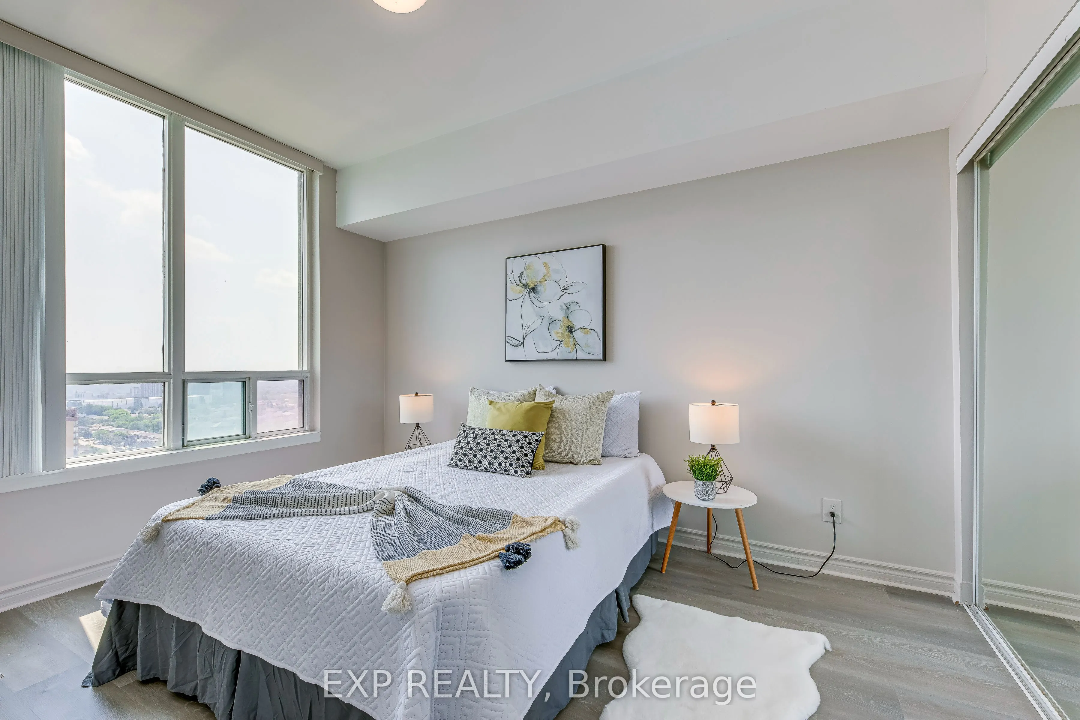 3504 Hurontario Street, #2303