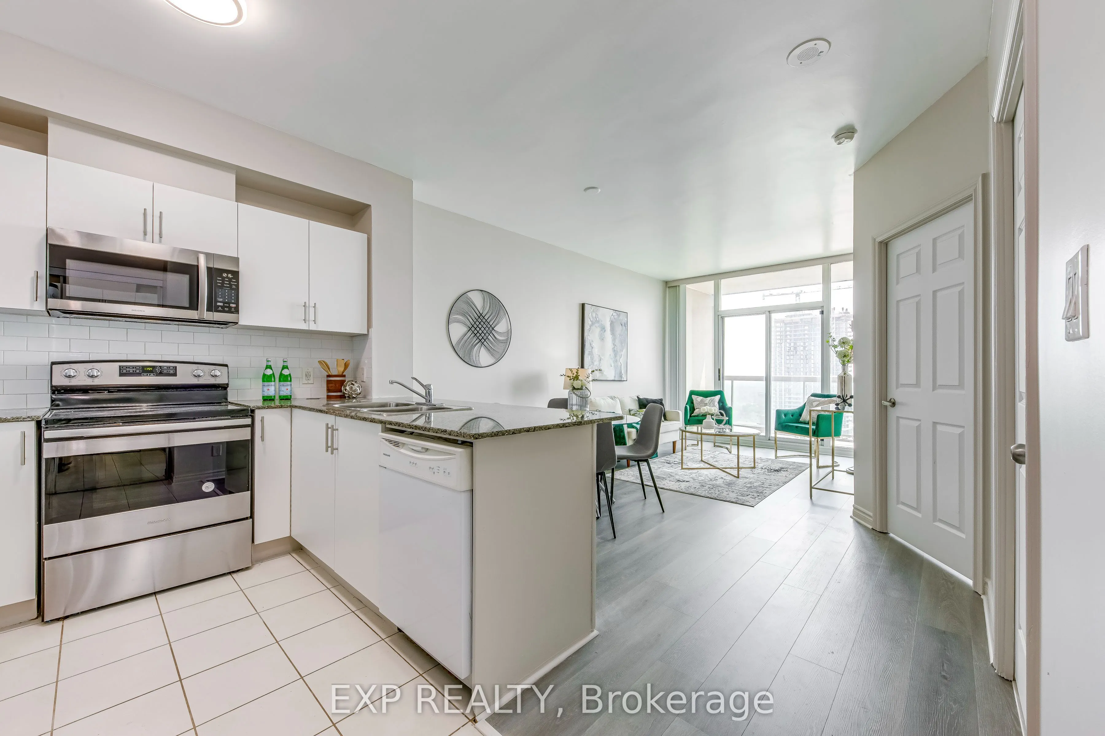 3504 Hurontario Street, #2303