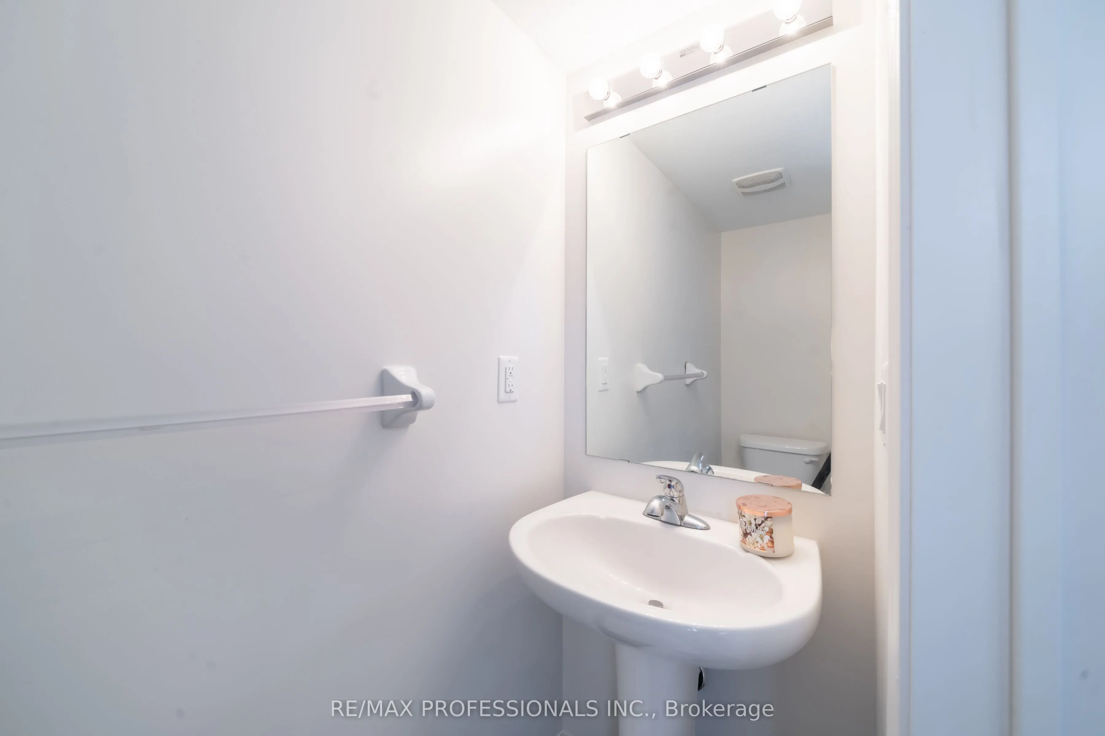 3135 Boxford Crescent, #7