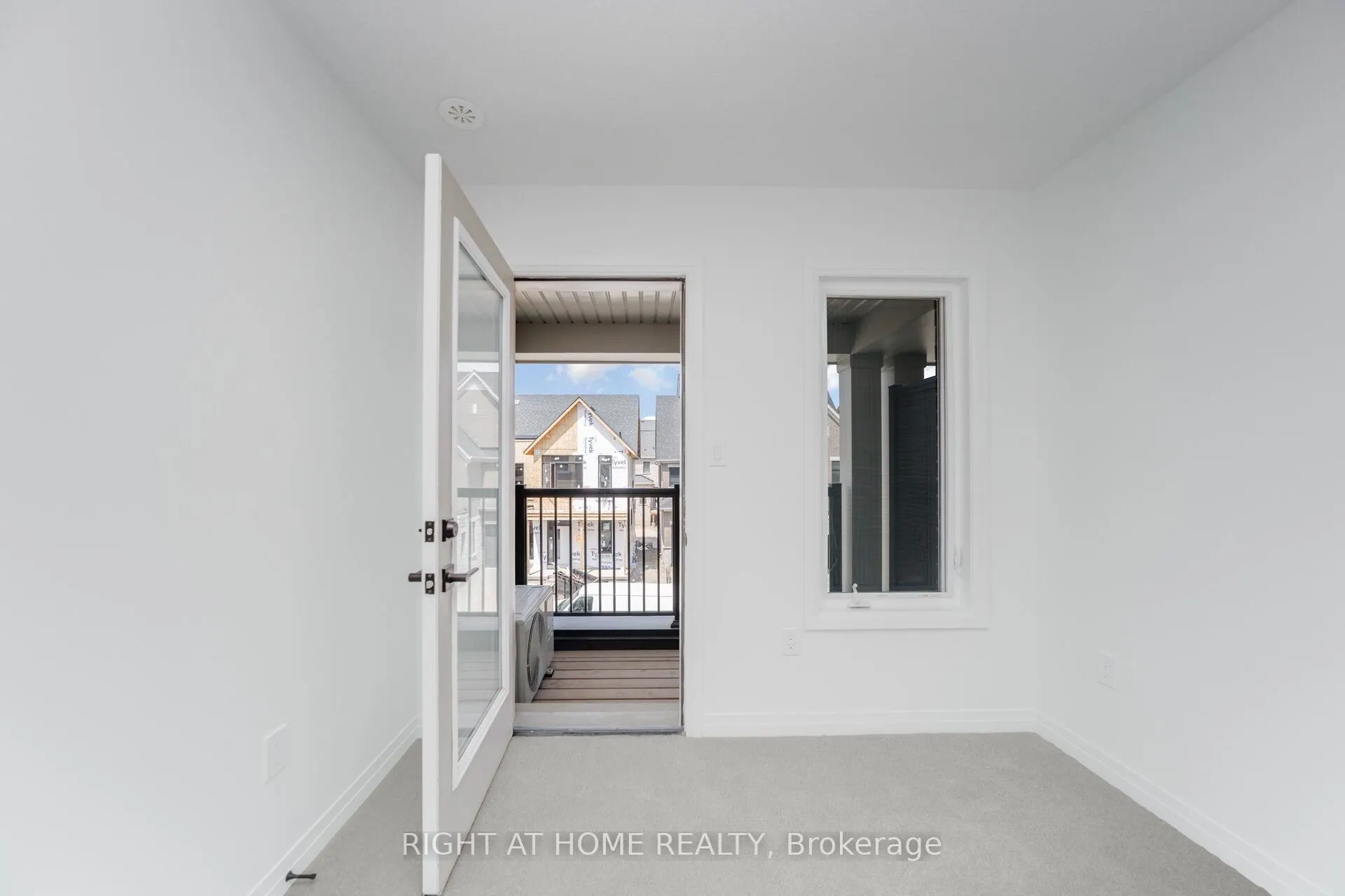 15 KINGS HILL Drive