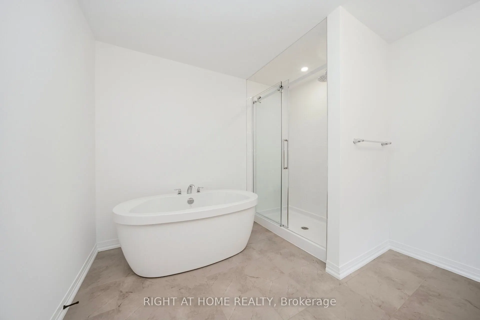 15 KINGS HILL Drive