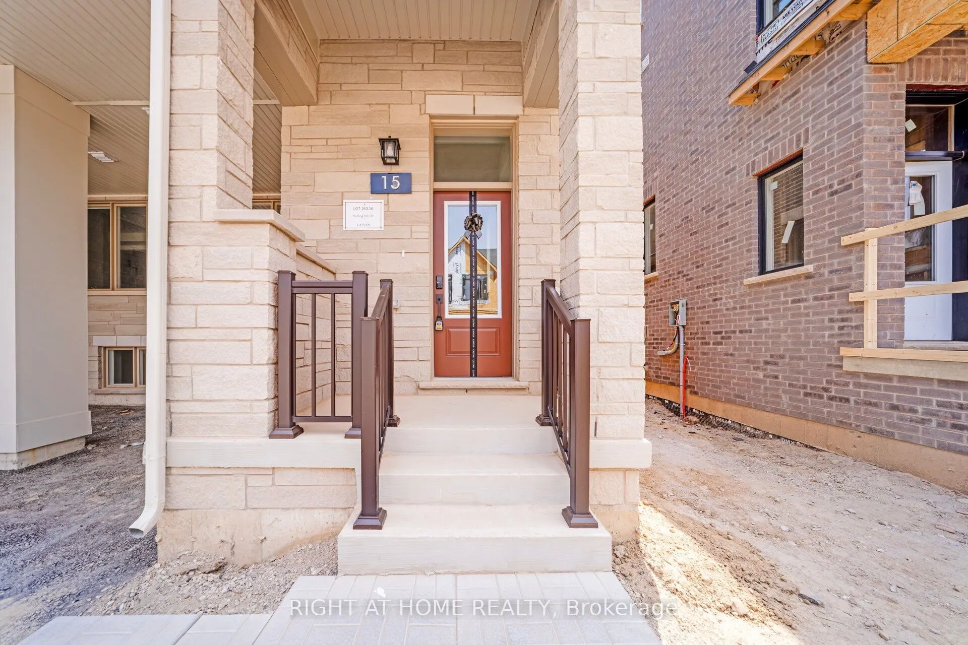 15 KINGS HILL Drive