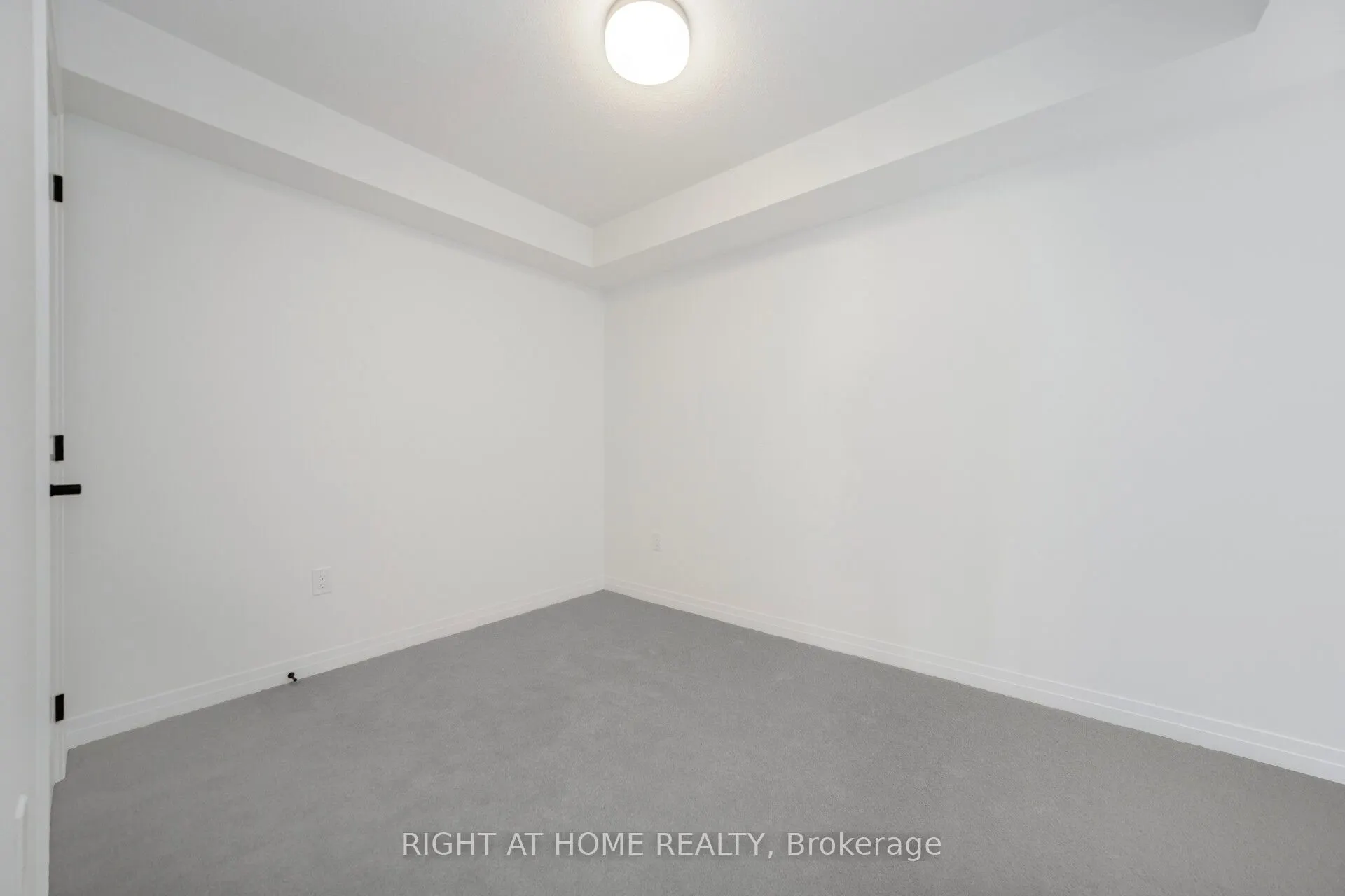 15 KINGS HILL Drive