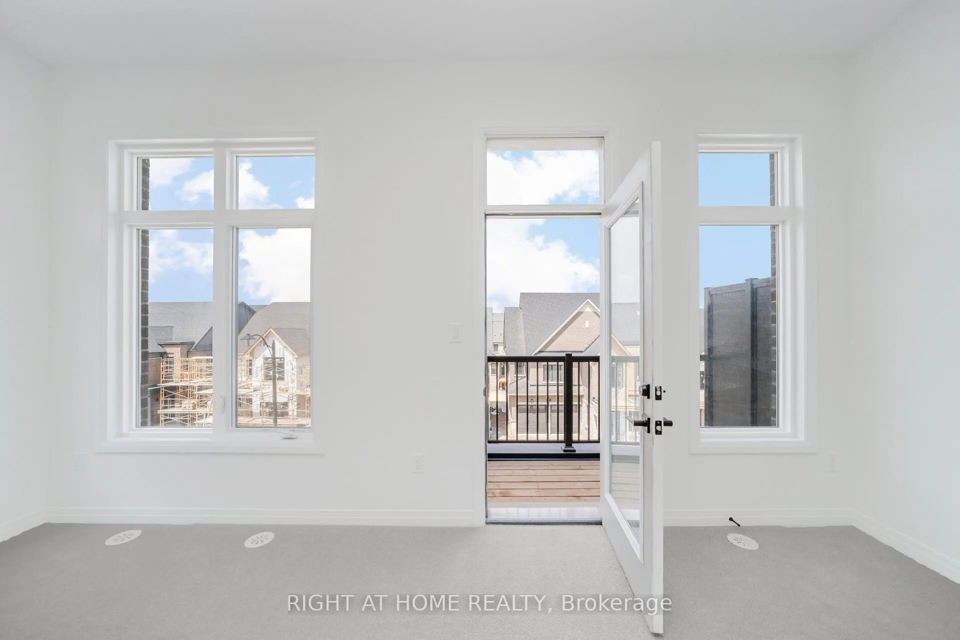 15 KINGS HILL Drive