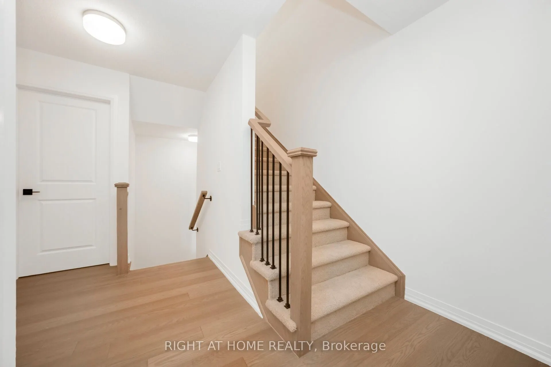 15 KINGS HILL Drive