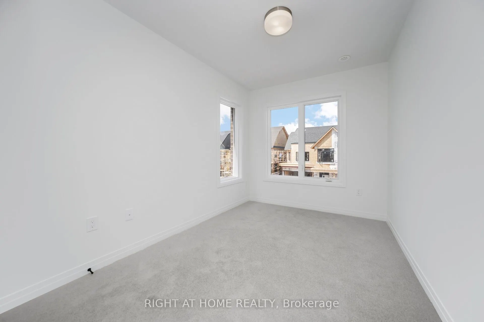 15 KINGS HILL Drive
