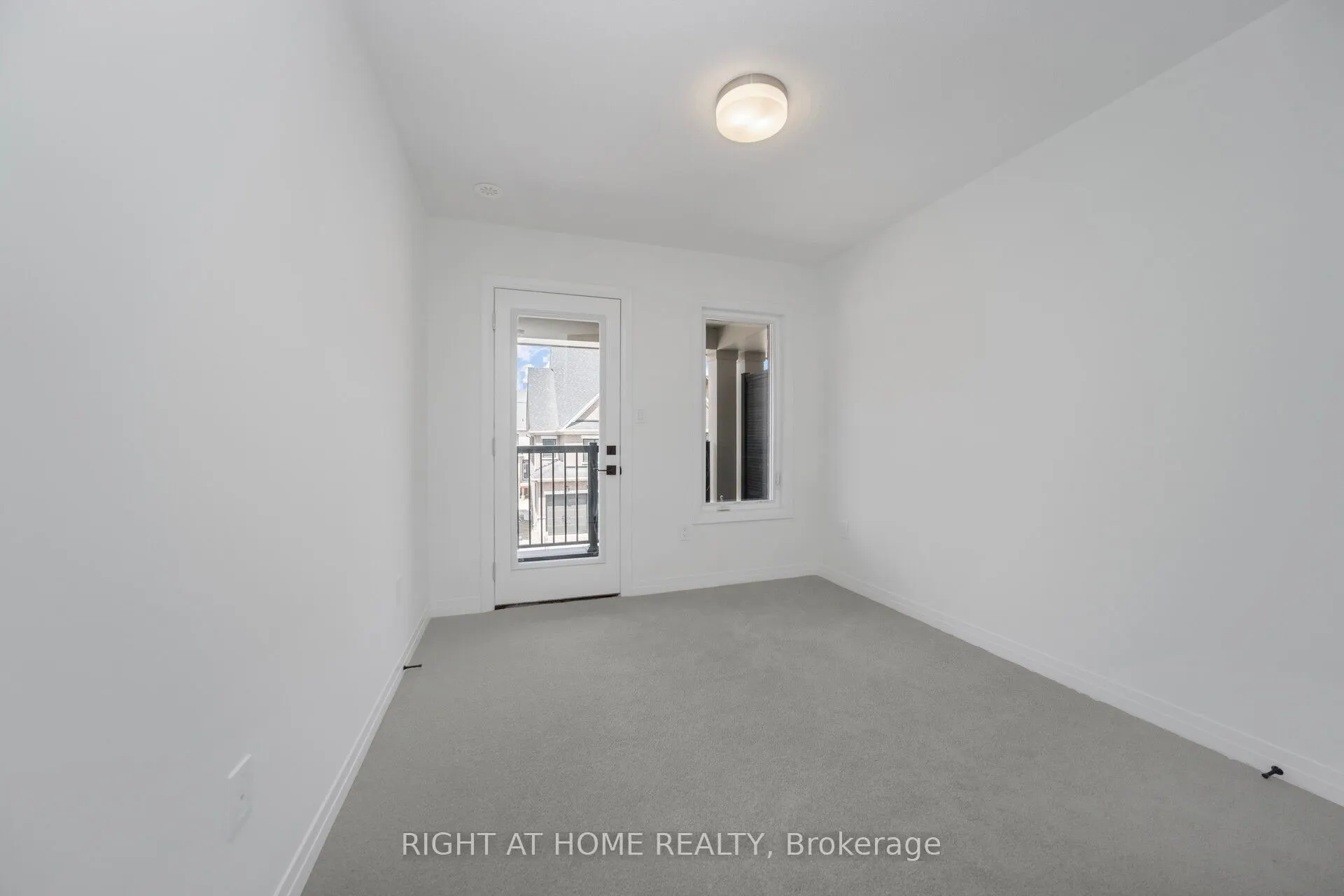 15 KINGS HILL Drive