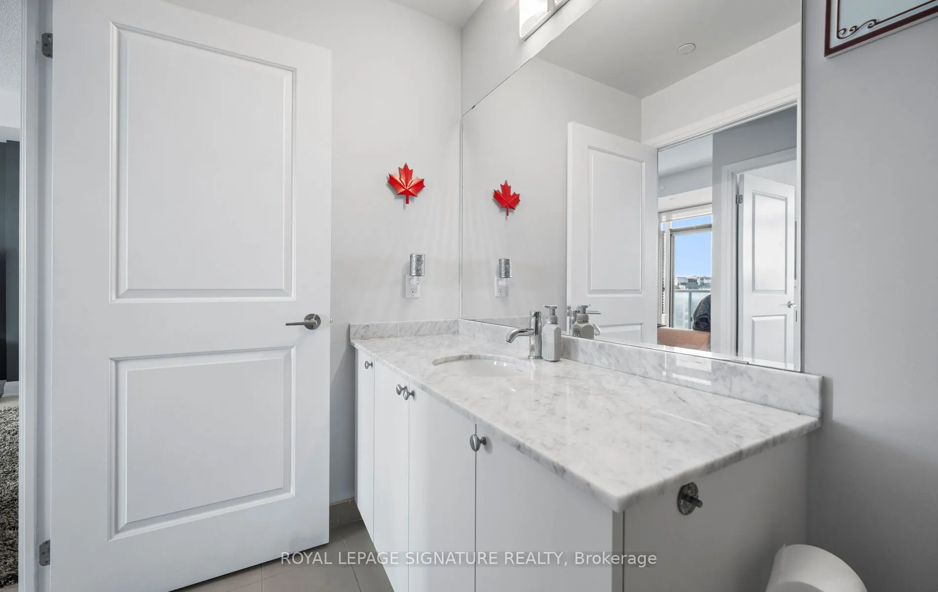 35 Fontenay Court, #807