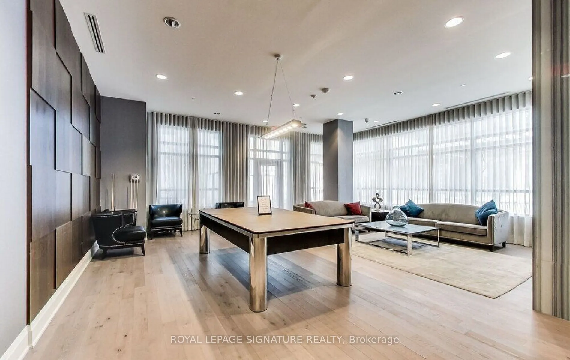 35 Fontenay Court, #807