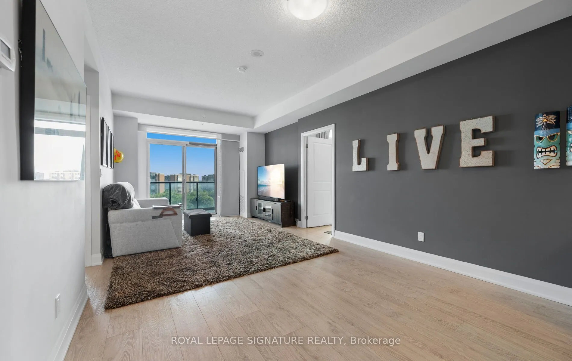 35 Fontenay Court, #807