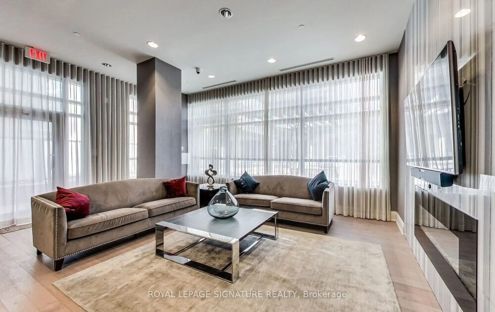 35 Fontenay Court, #807
