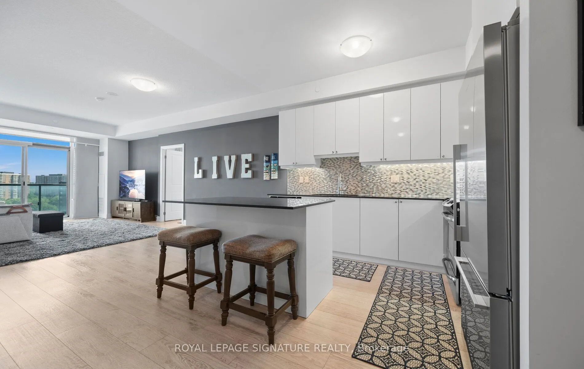 35 Fontenay Court, #807