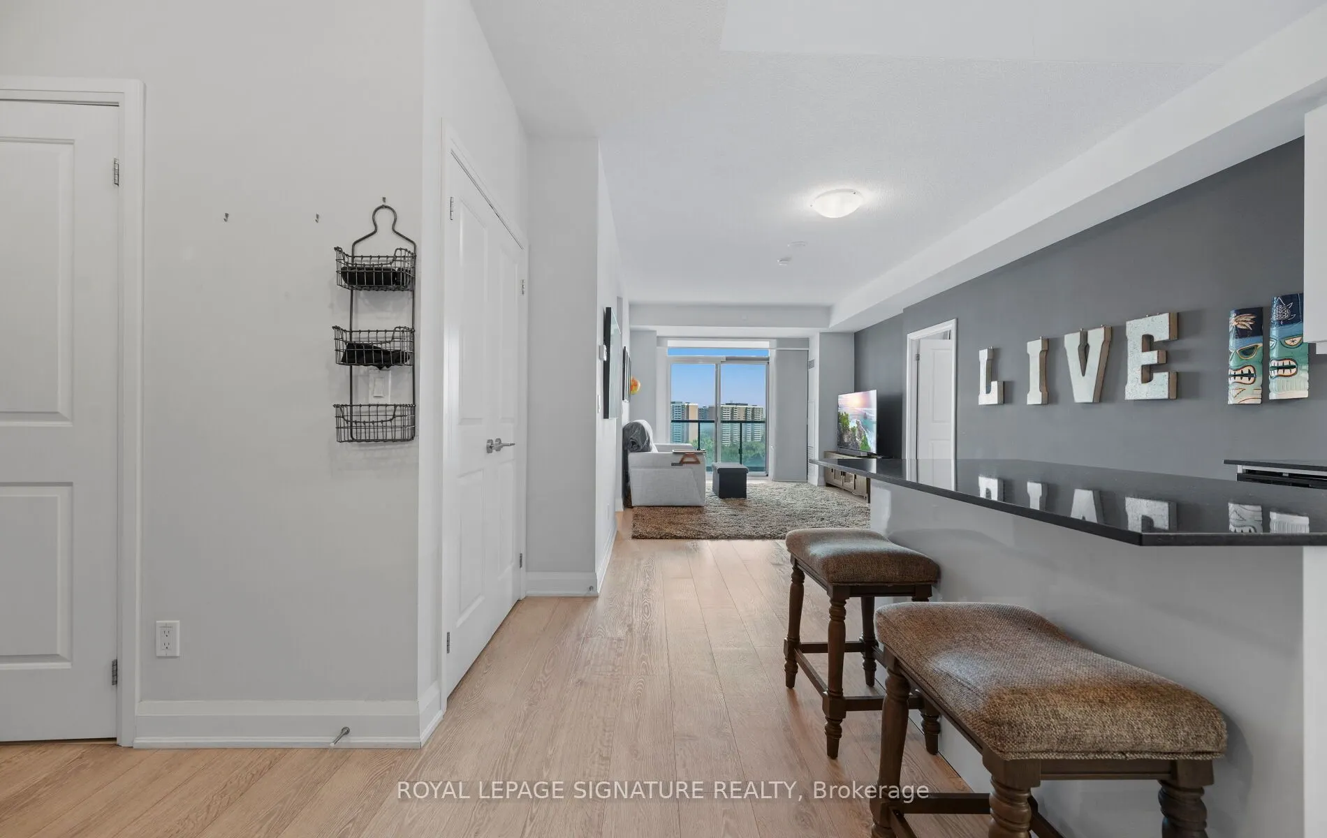 35 Fontenay Court, #807