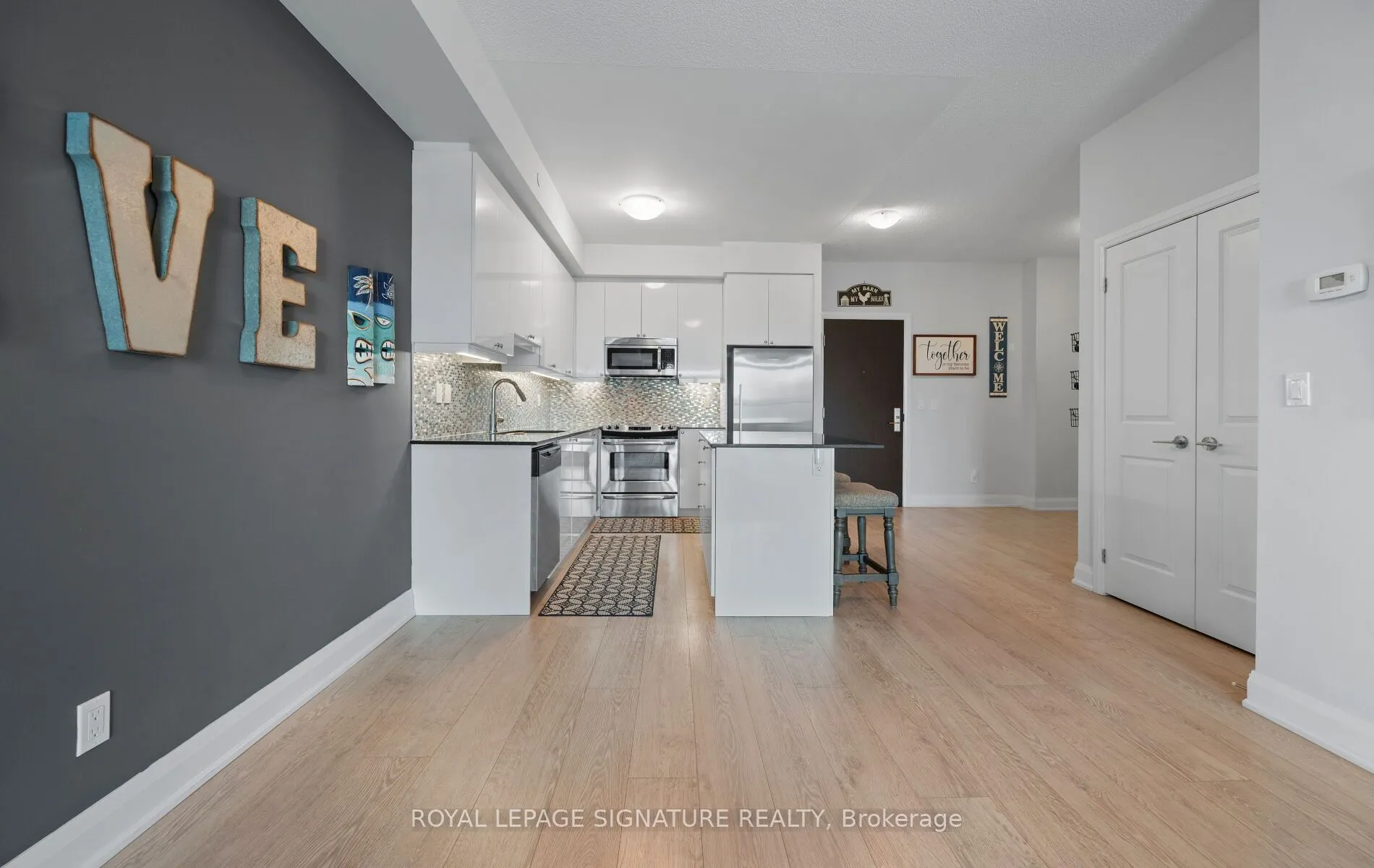 35 Fontenay Court, #807