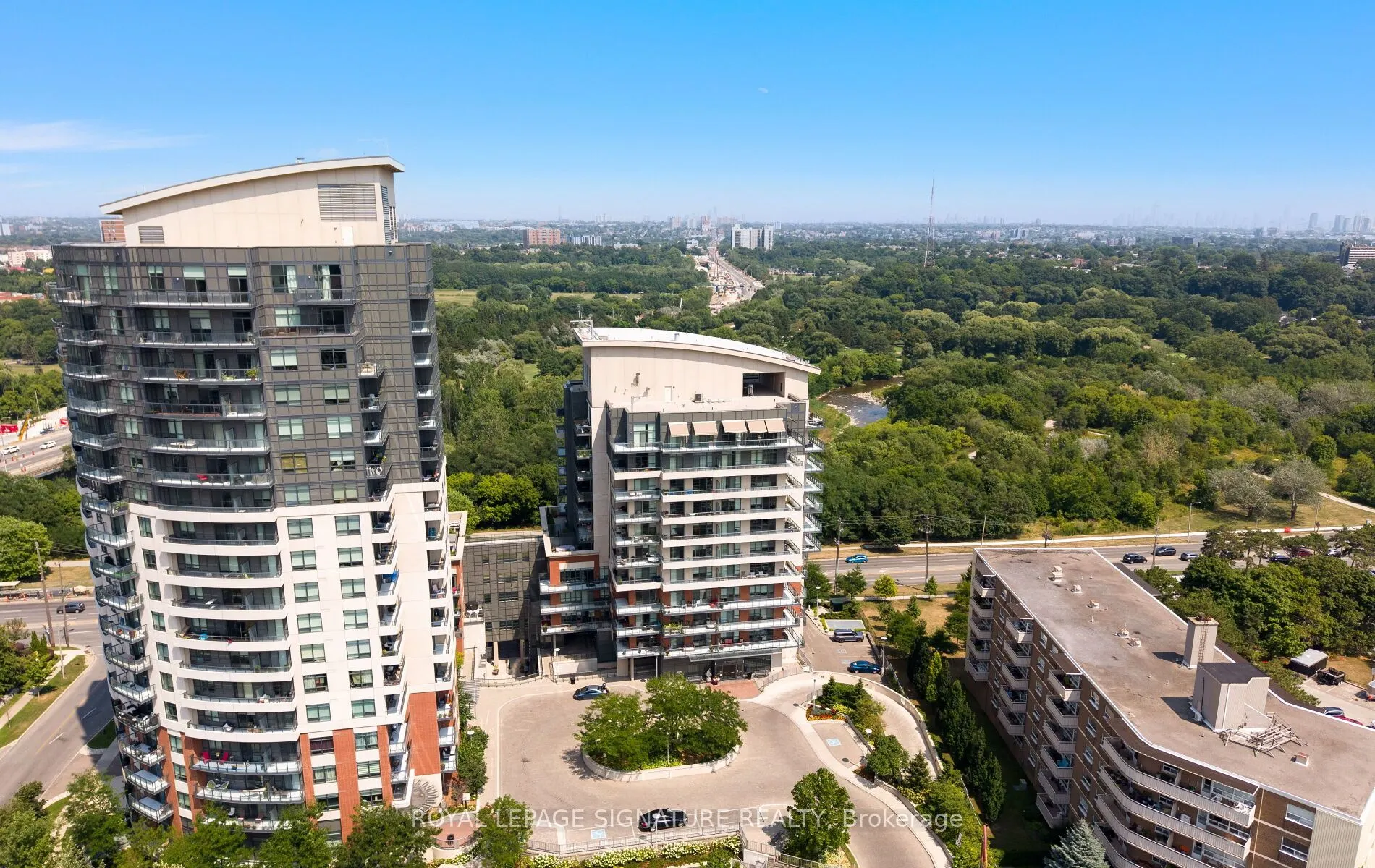 35 Fontenay Court, #807