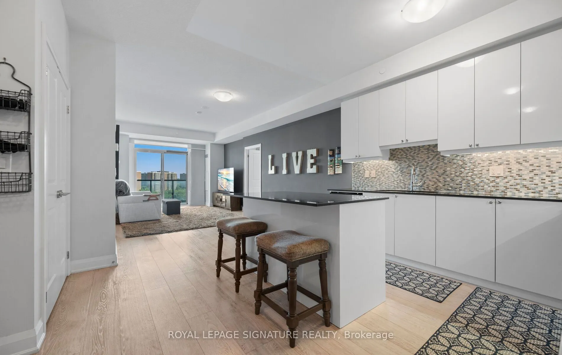 35 Fontenay Court, #807