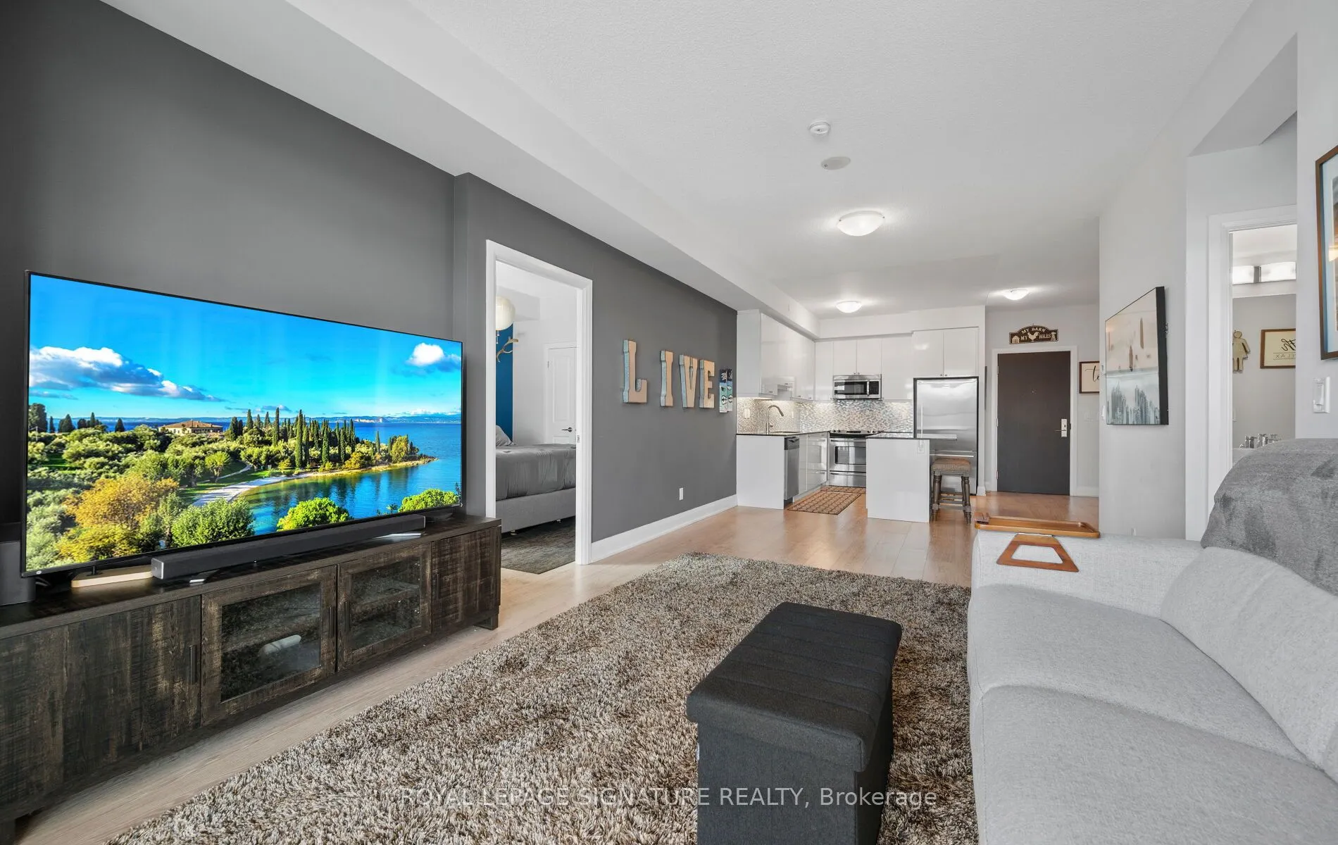 35 Fontenay Court, #807