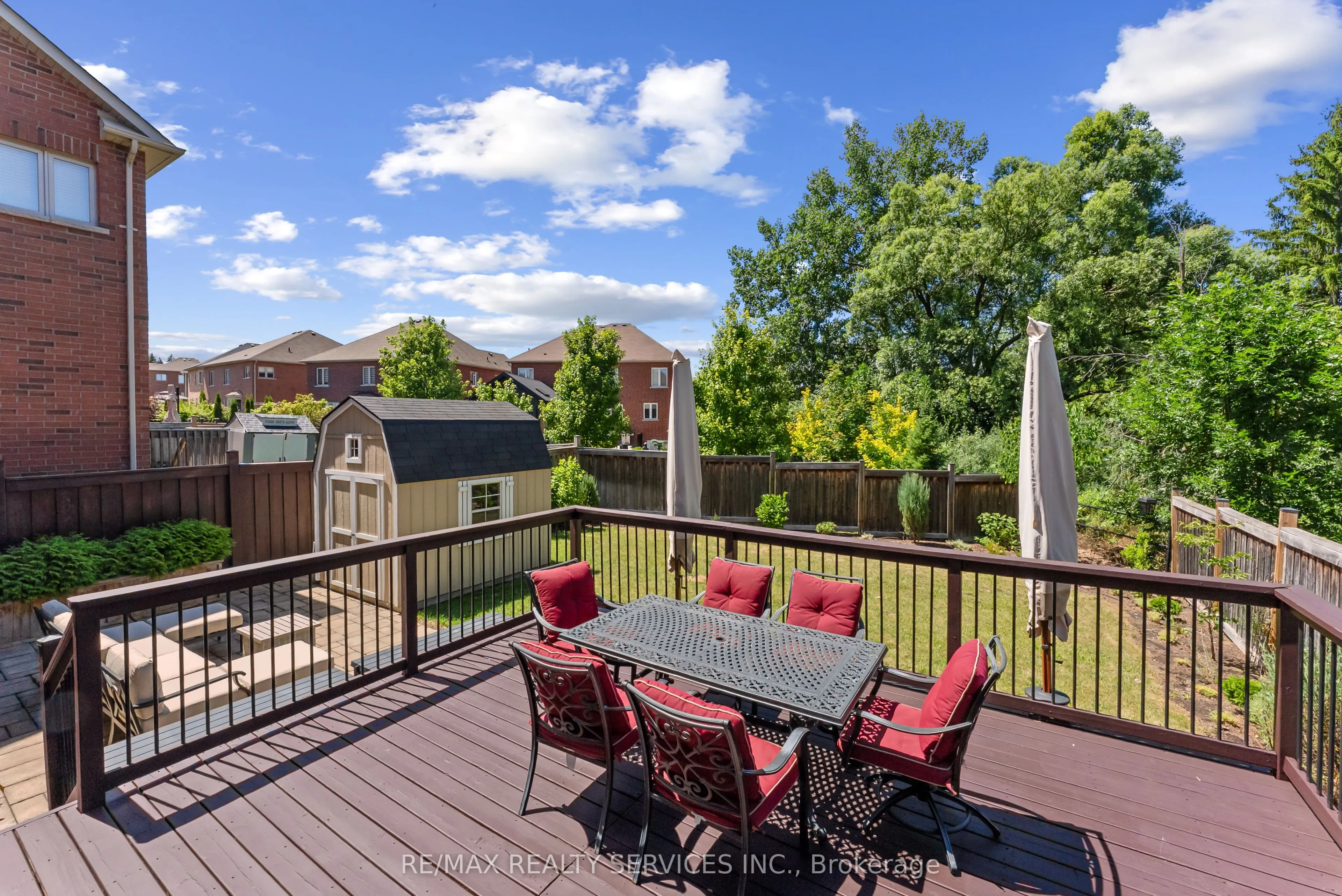 24 George Robinson Drive