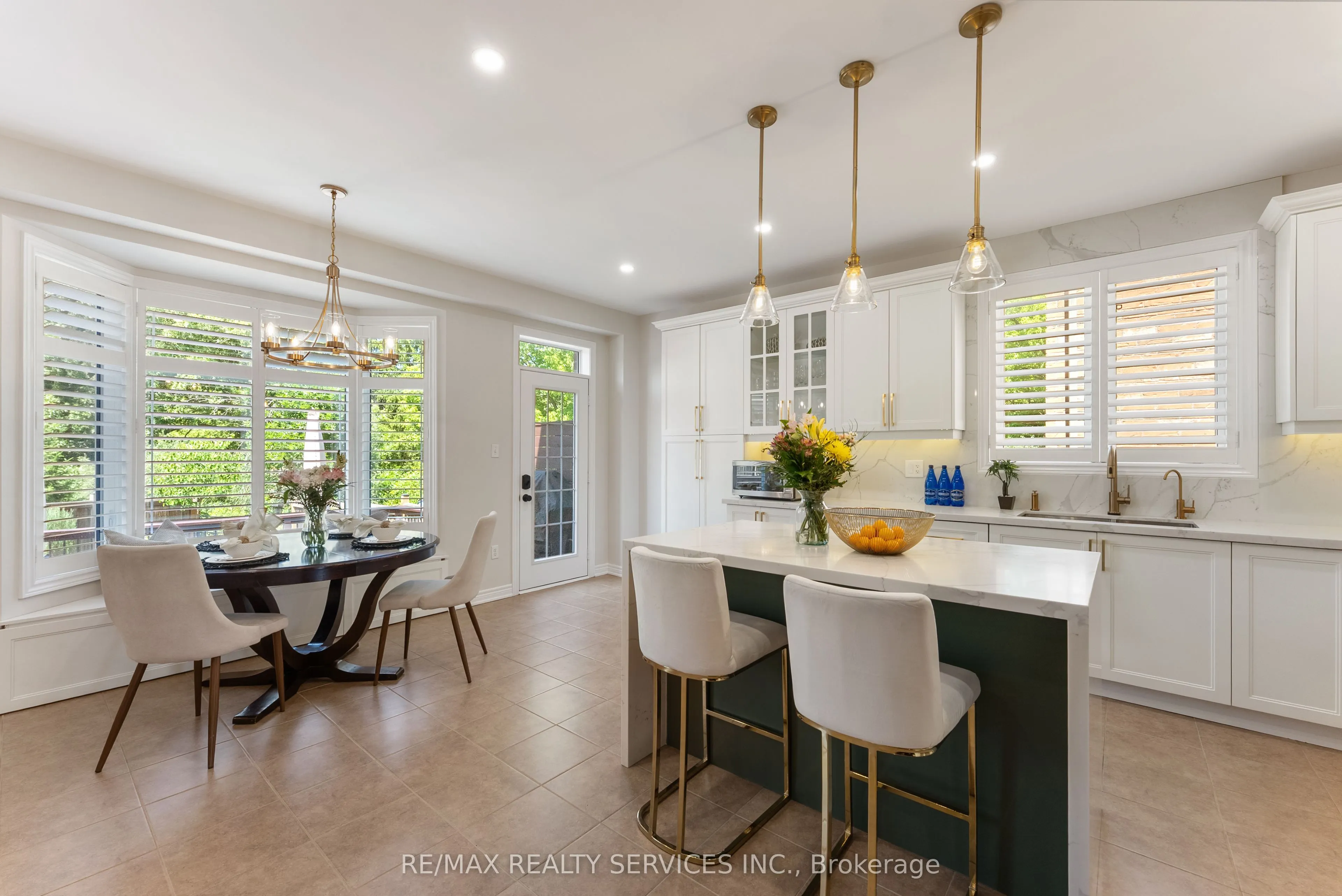 24 George Robinson Drive