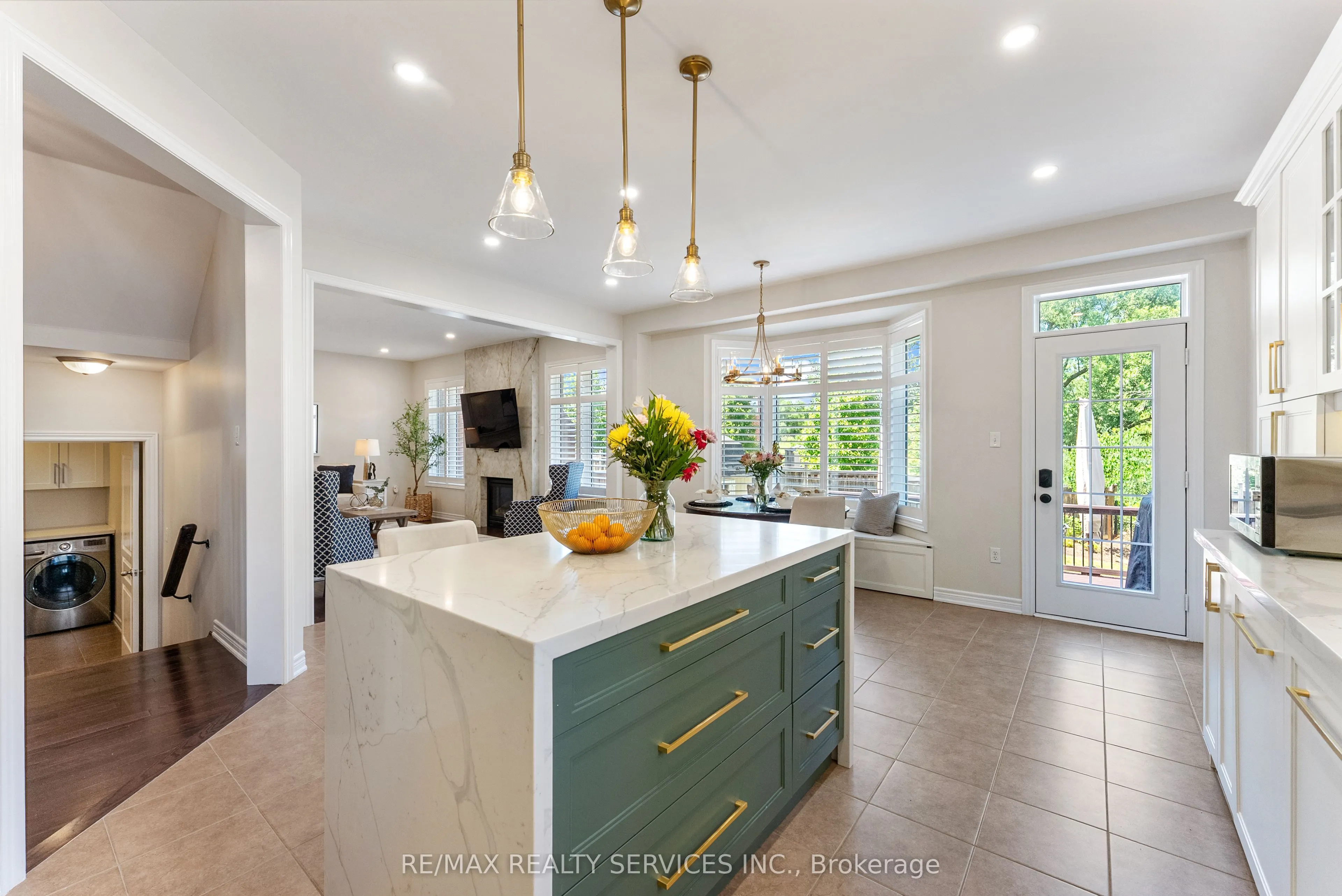 24 George Robinson Drive