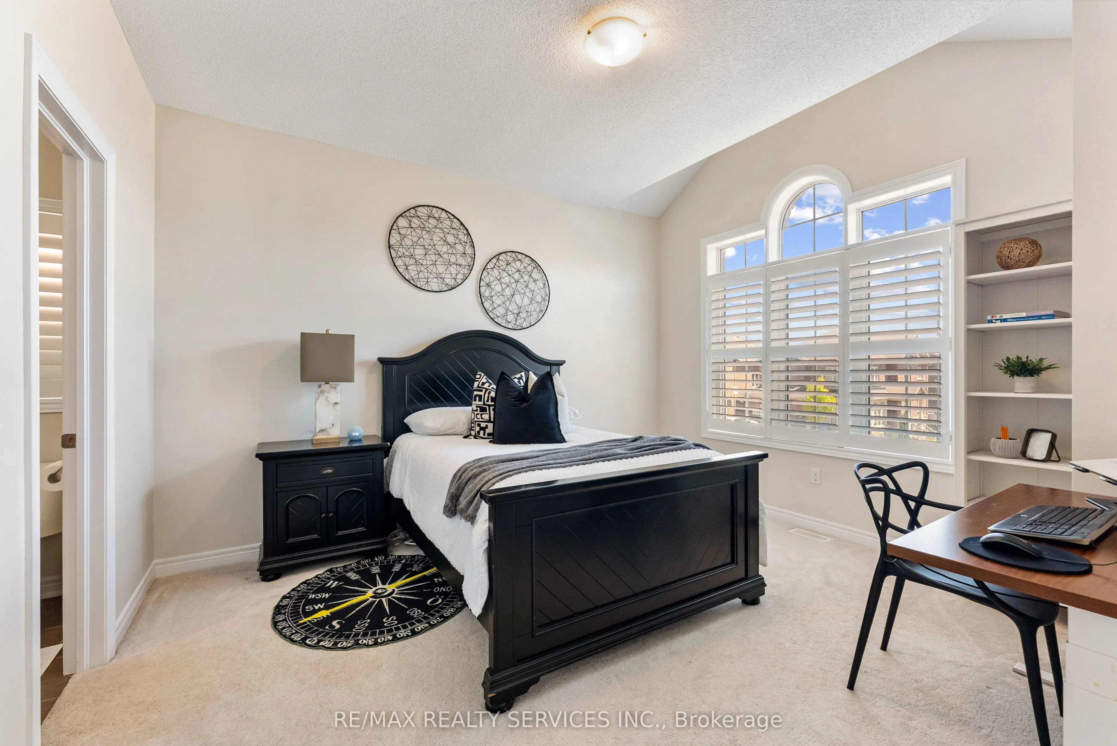 24 George Robinson Drive