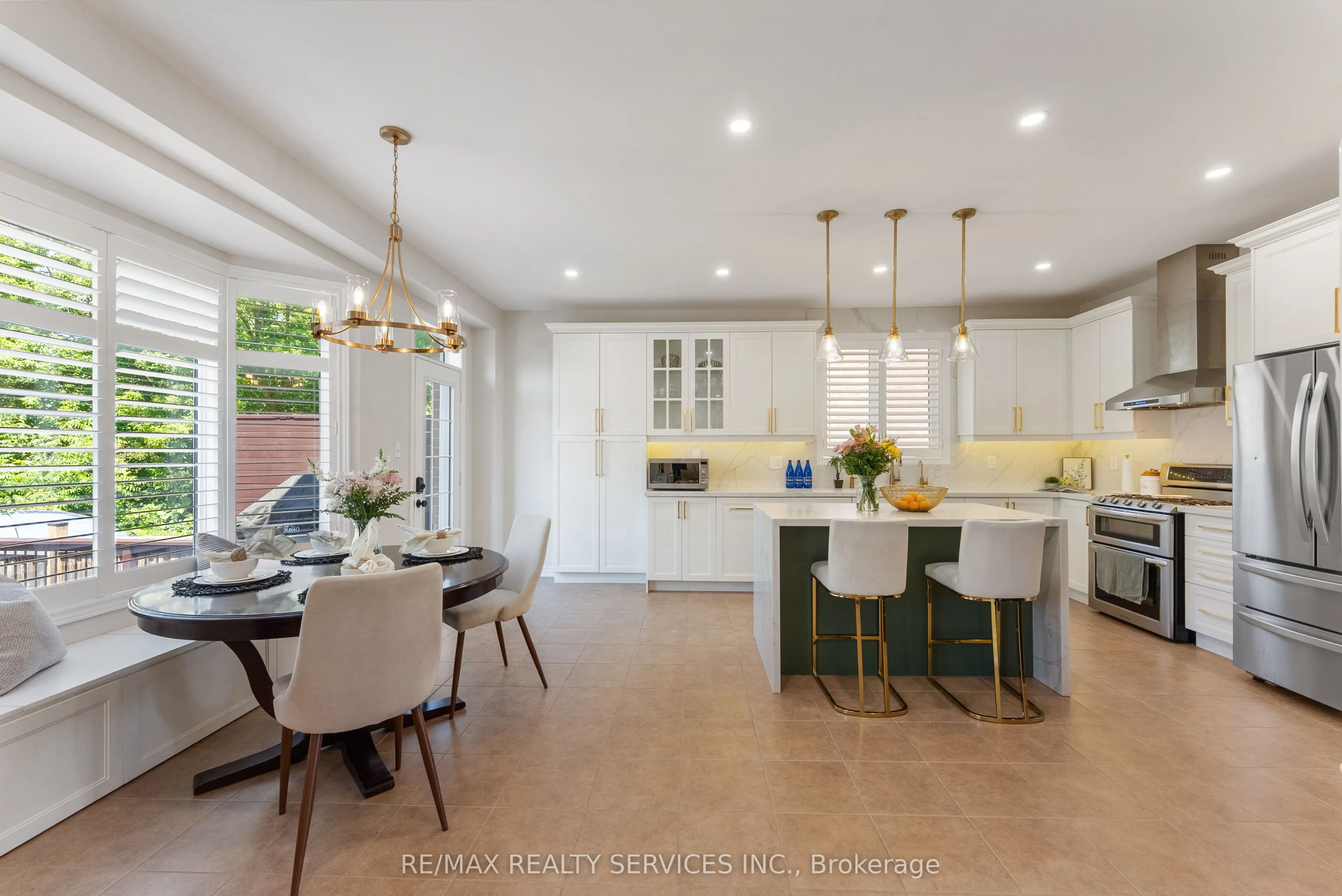 24 George Robinson Drive