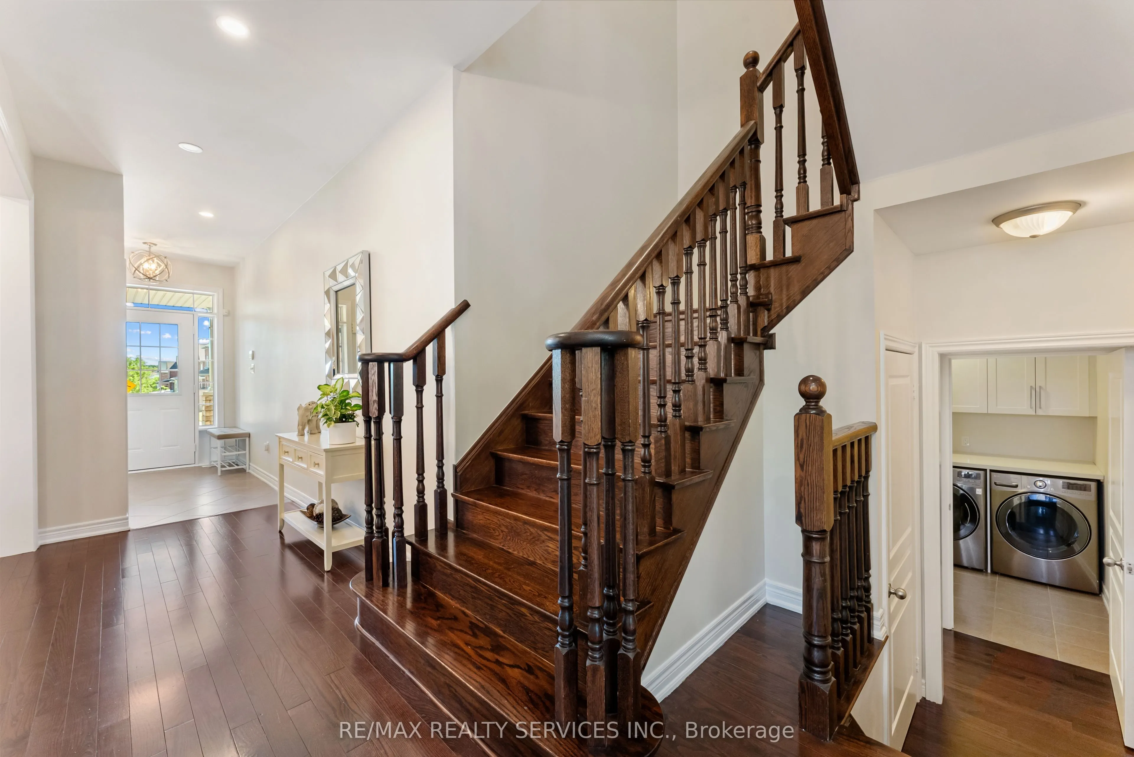 24 George Robinson Drive