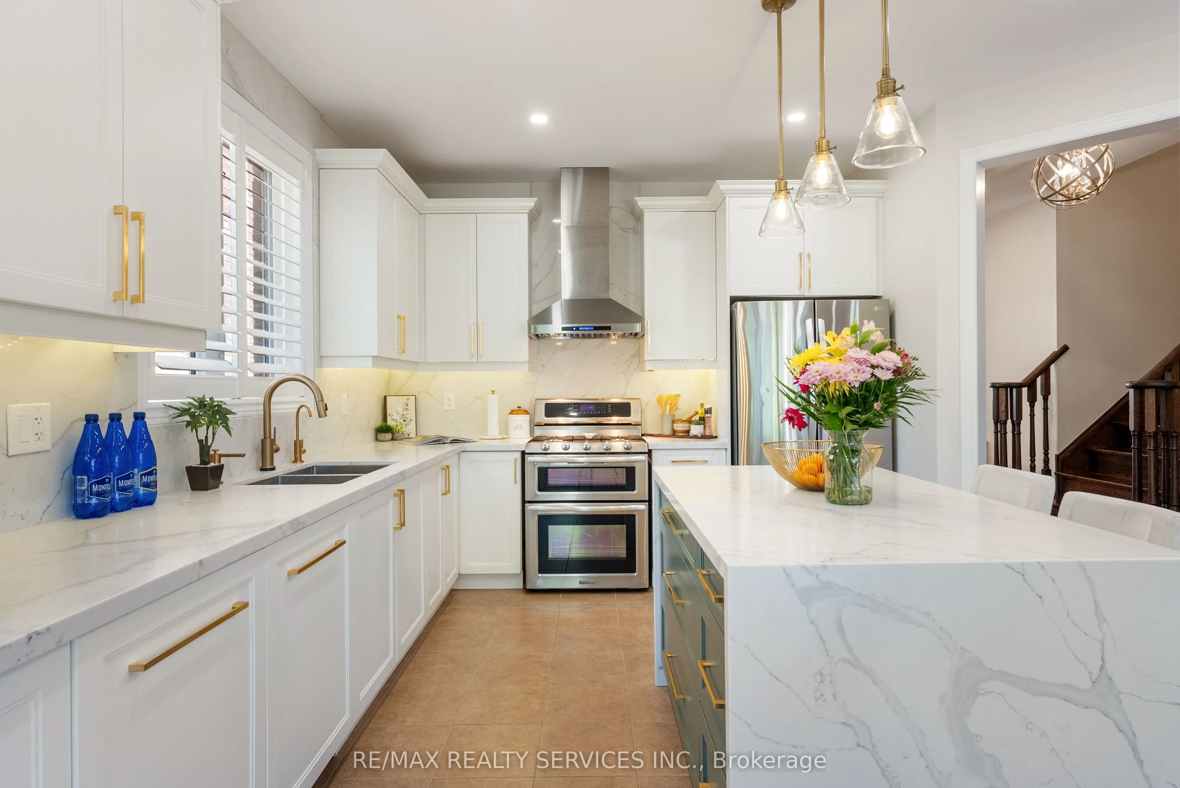24 George Robinson Drive