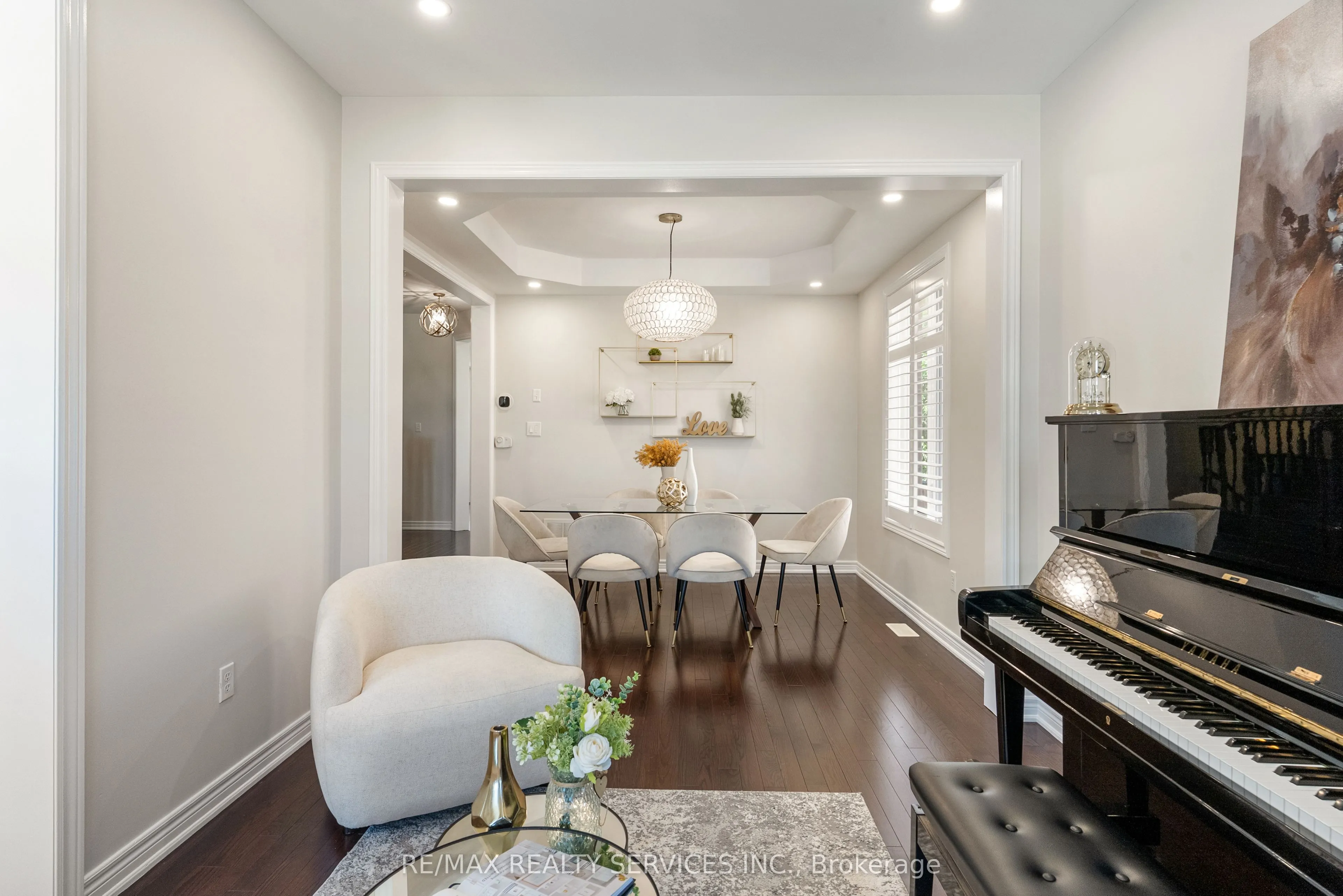 24 George Robinson Drive