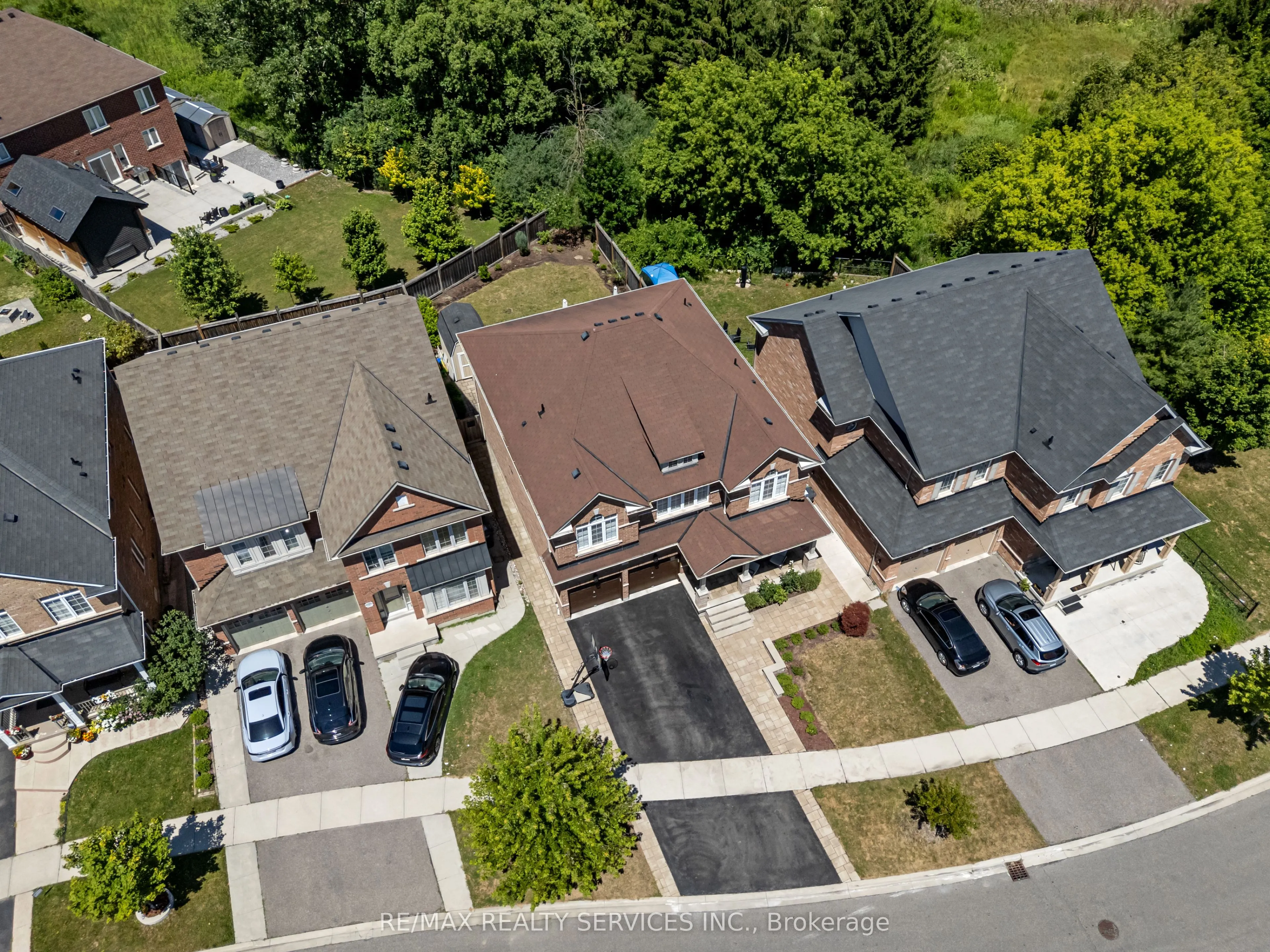 24 George Robinson Drive