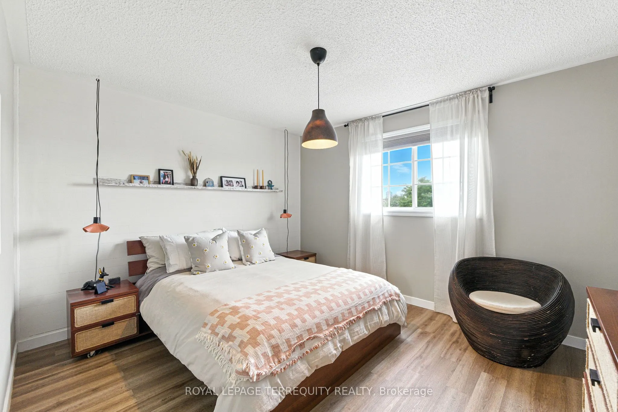 1117 Riddell Crescent