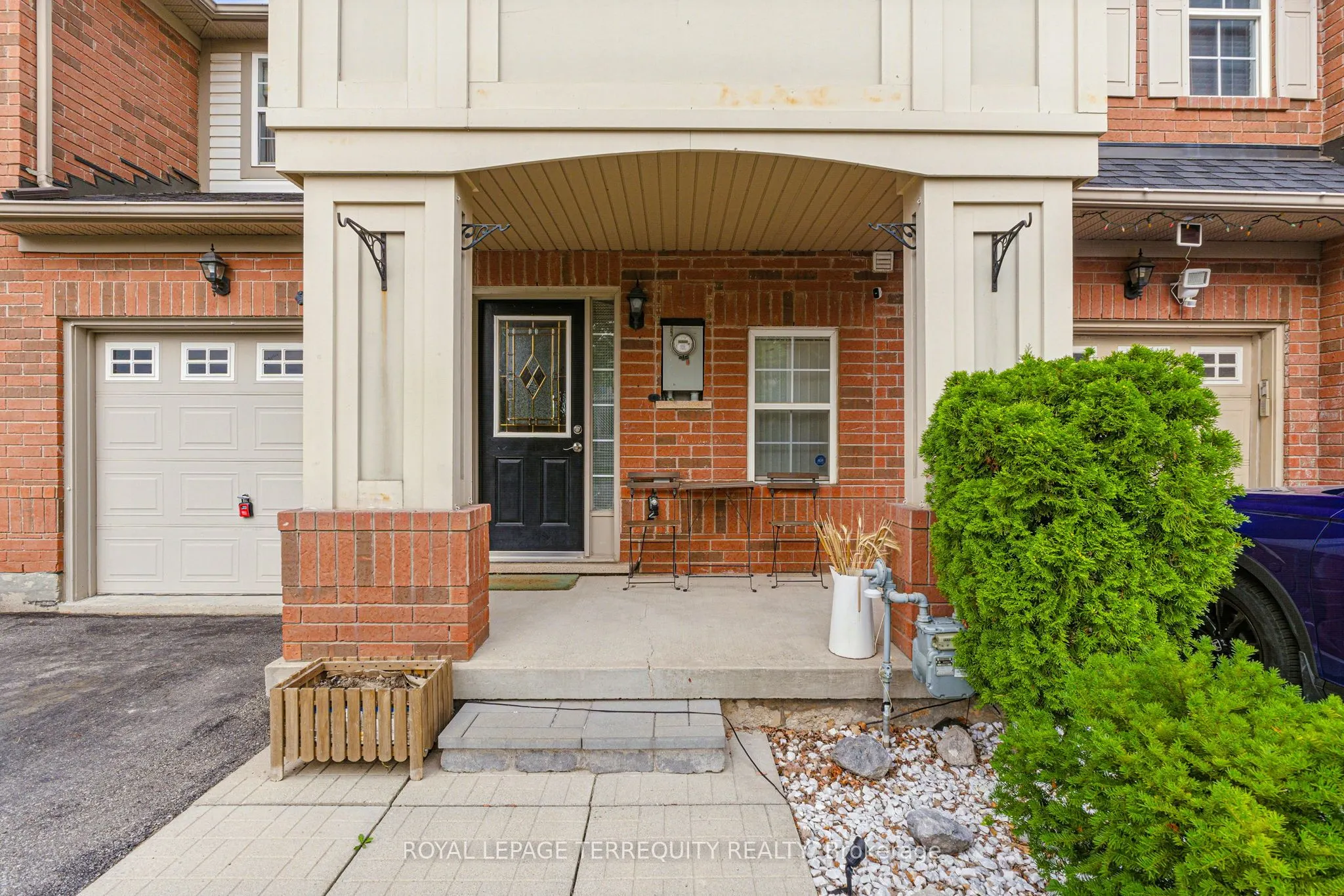 1117 Riddell Crescent