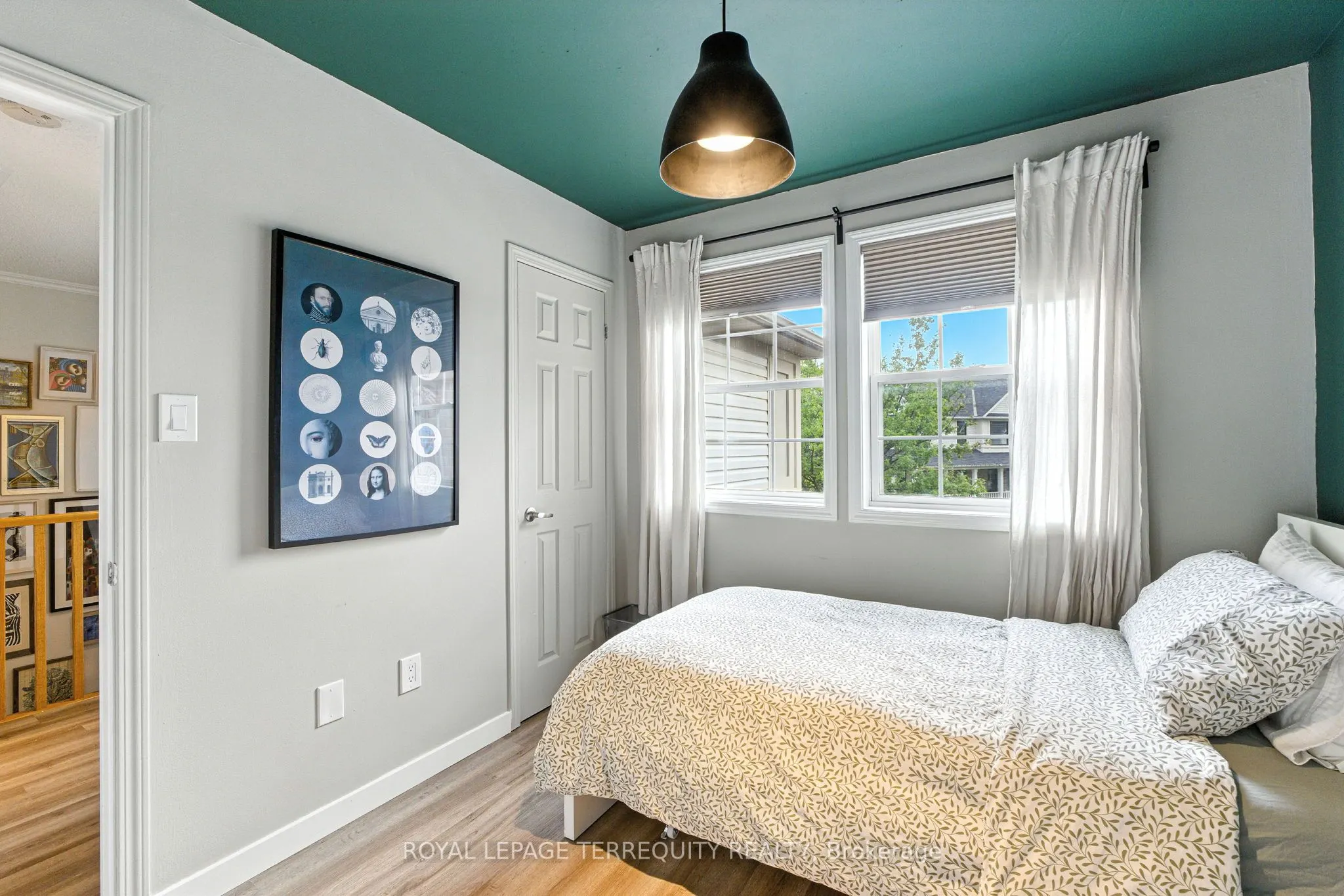 1117 Riddell Crescent
