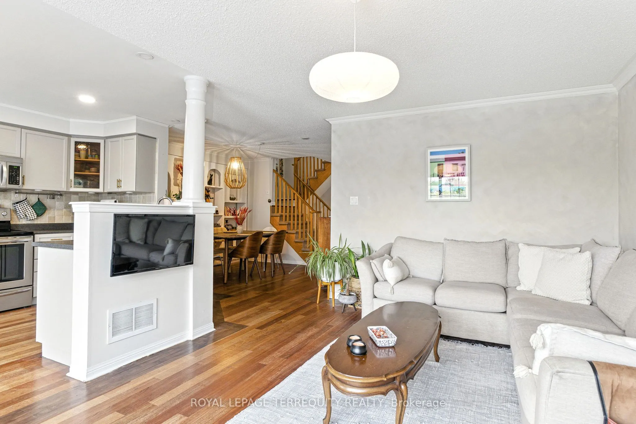 1117 Riddell Crescent