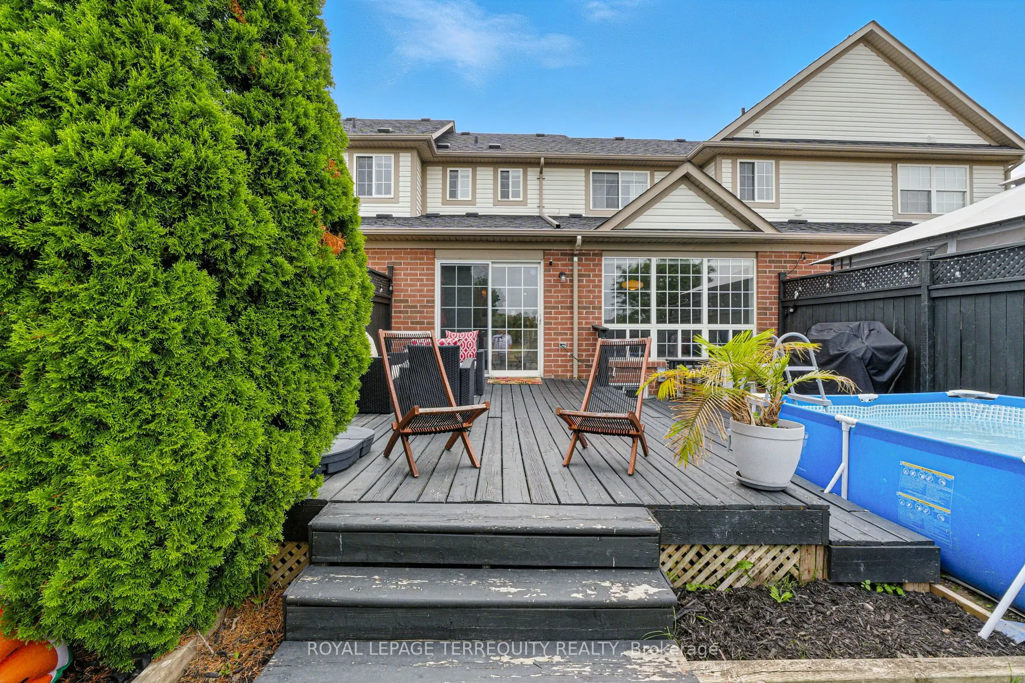 1117 Riddell Crescent