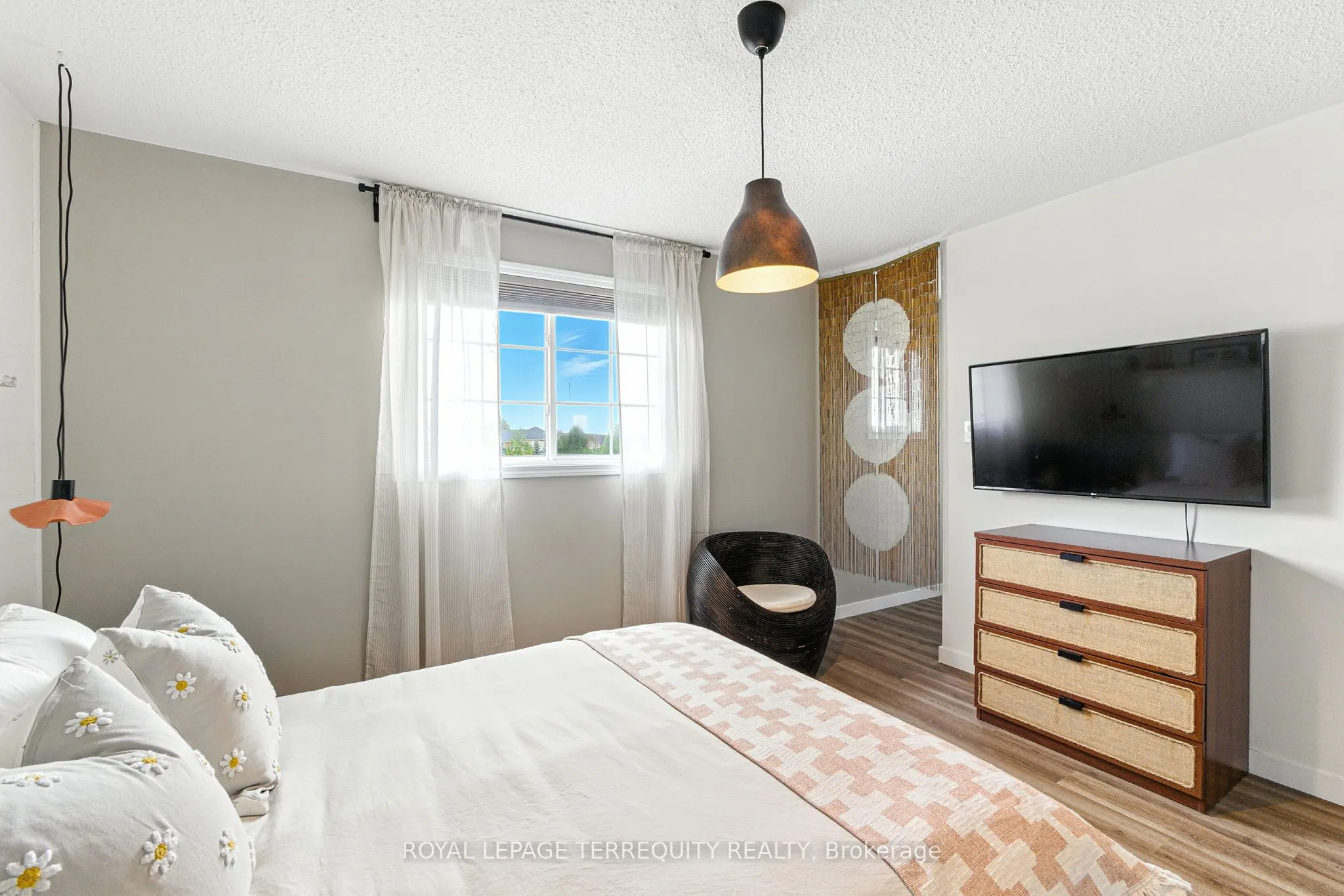 1117 Riddell Crescent