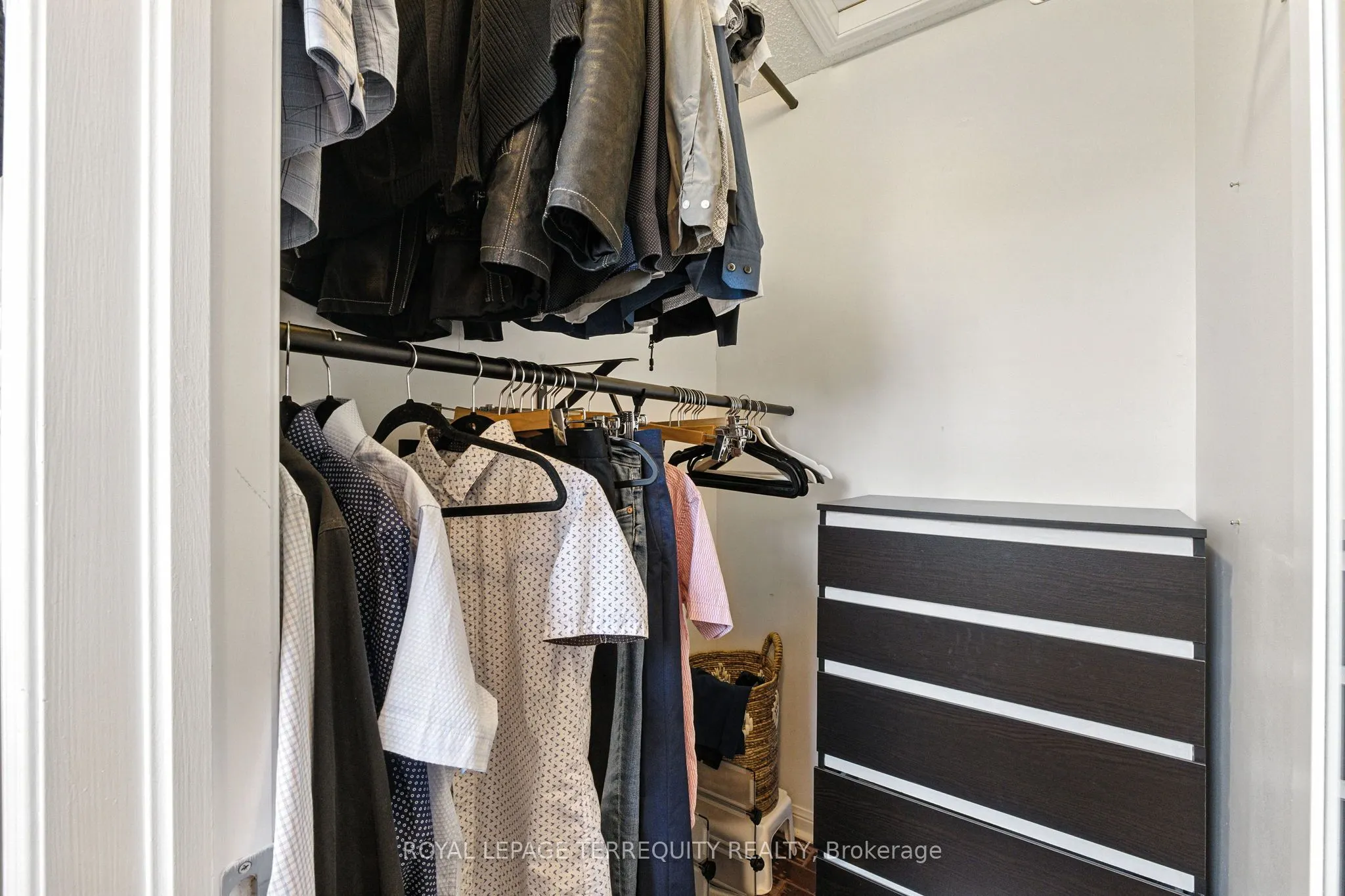 1117 Riddell Crescent